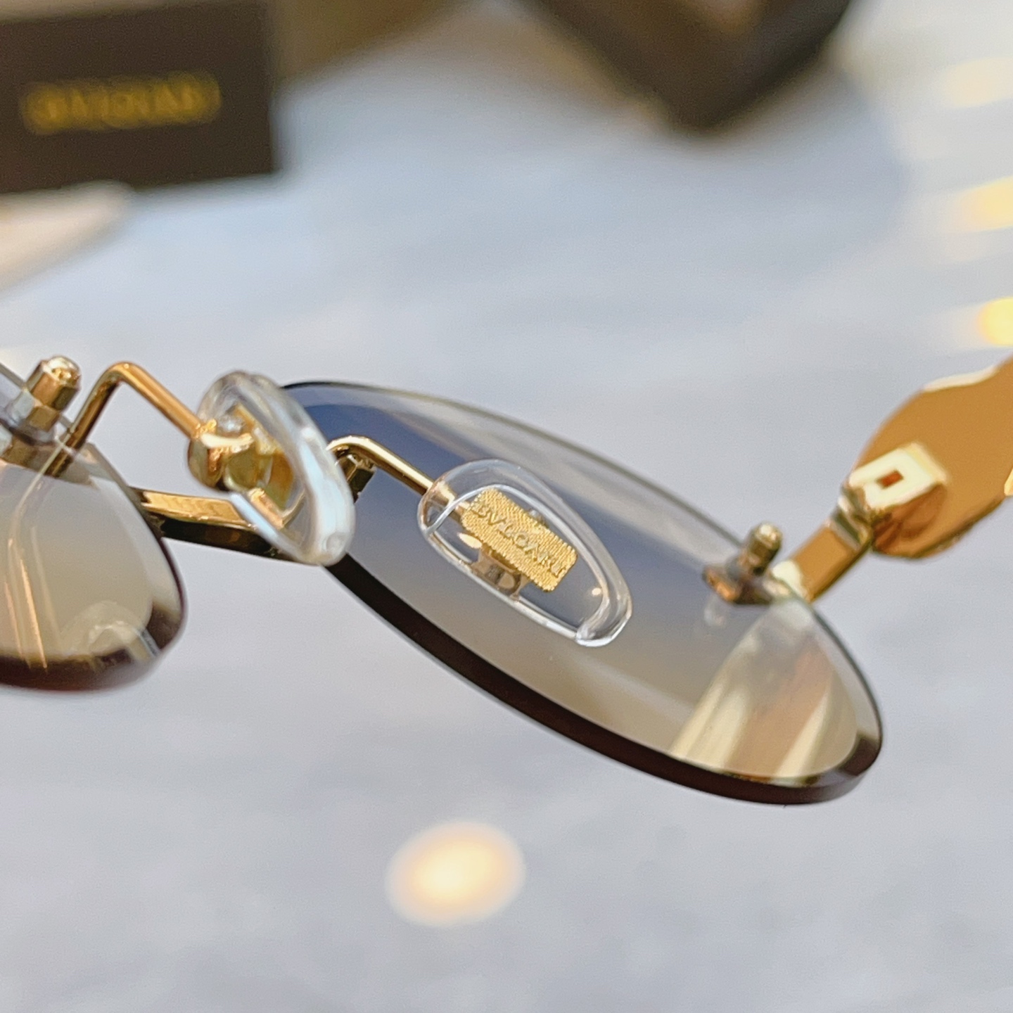 ，【BVLGA*】宝格*丽新款太阳镜，MODEL：BV 1812LU，SIZE：56口17-145