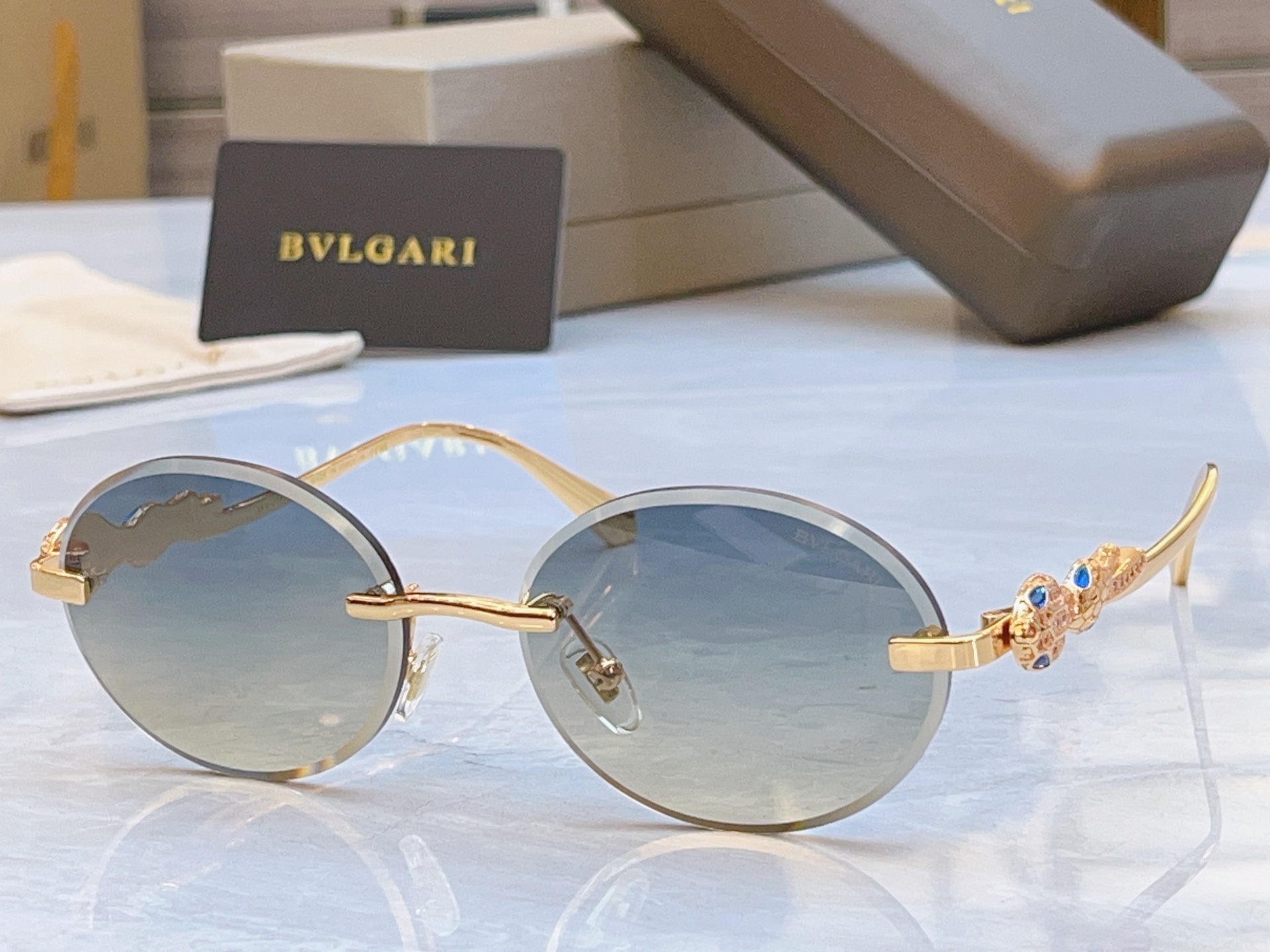 ，【BVLGA*】宝格*丽新款太阳镜，MODEL：BV 1812LU，SIZE：56口17-145