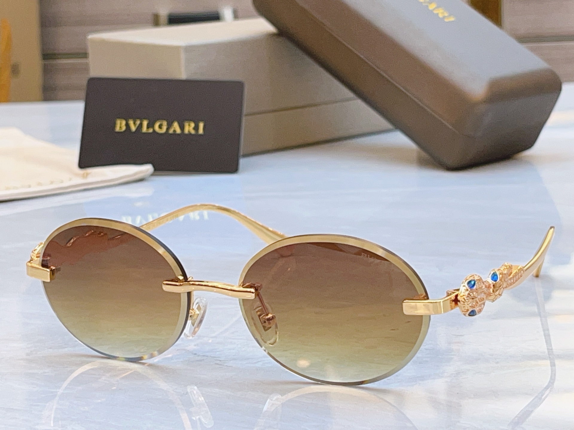 ，【BVLGA*】宝格*丽新款太阳镜，MODEL：BV 1812LU，SIZE：56口17-145