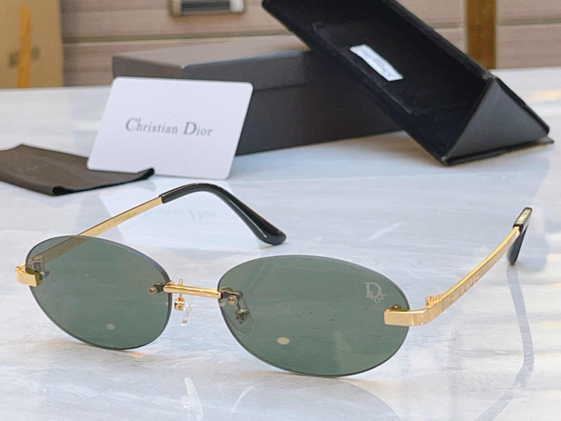 ，【DIO* 】迪*奥新款太阳镜，MODEL：DIORCAT29GNM，SIZE：58口17-143