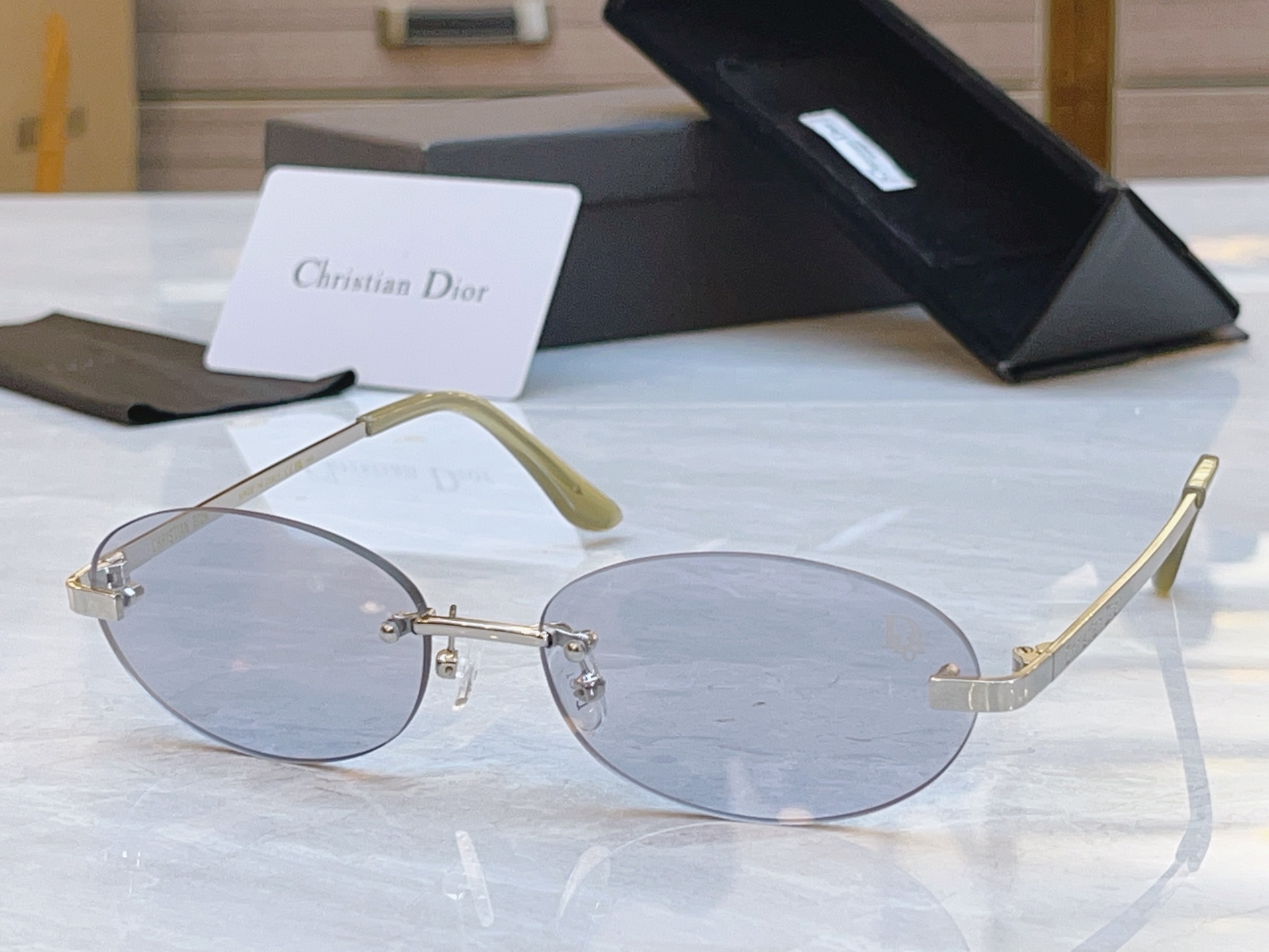 ，【DIO* 】迪*奥新款太阳镜，MODEL：DIORCAT29GNM，SIZE：58口17-143