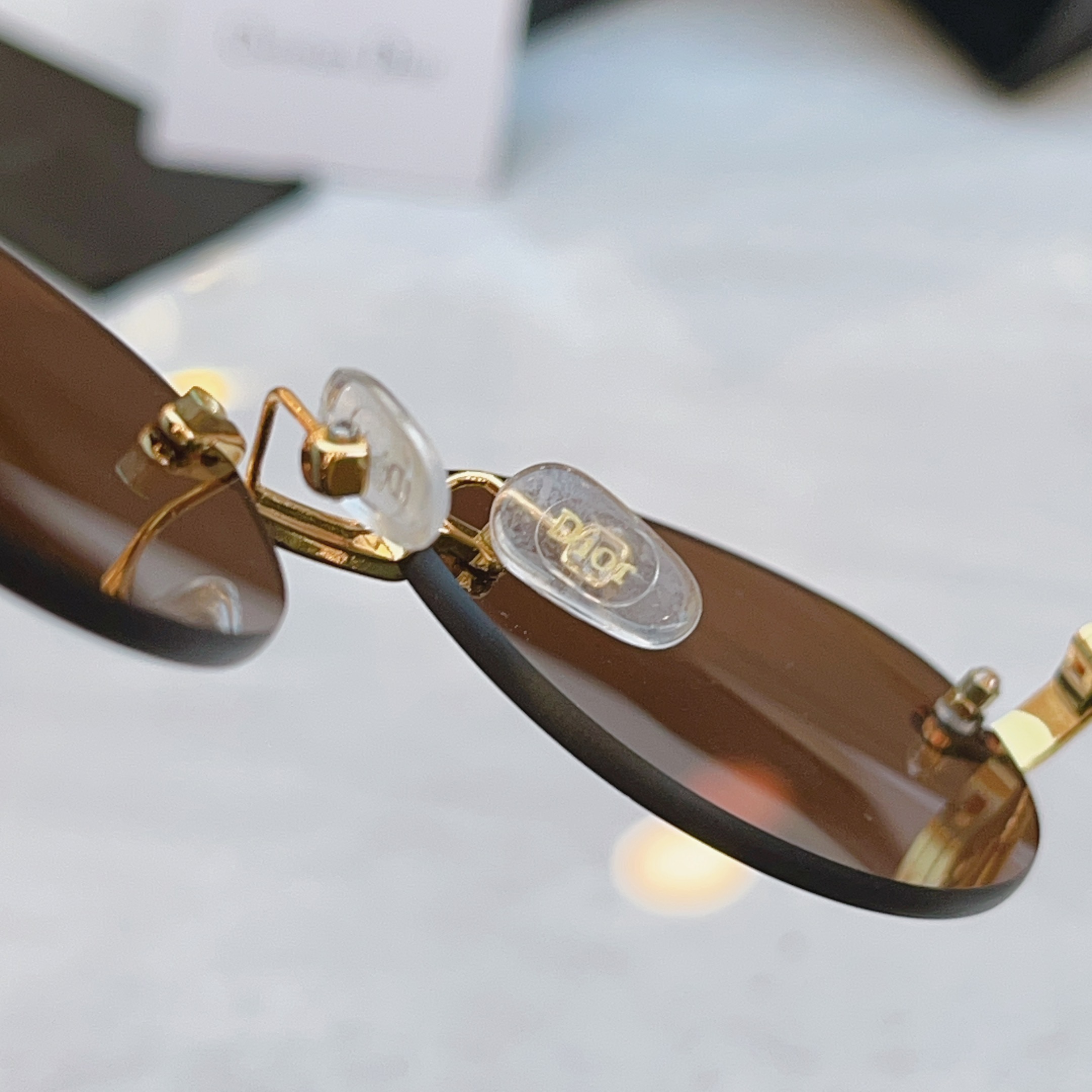 ，【DIO* 】迪*奥新款太阳镜，MODEL：DIORCAT29GNM，SIZE：58口17-143