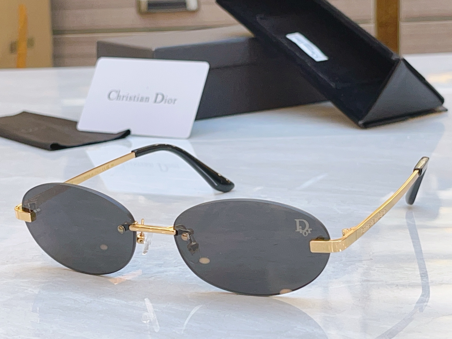 ，【DIO* 】迪*奥新款太阳镜，MODEL：DIORCAT29GNM，SIZE：58口17-143