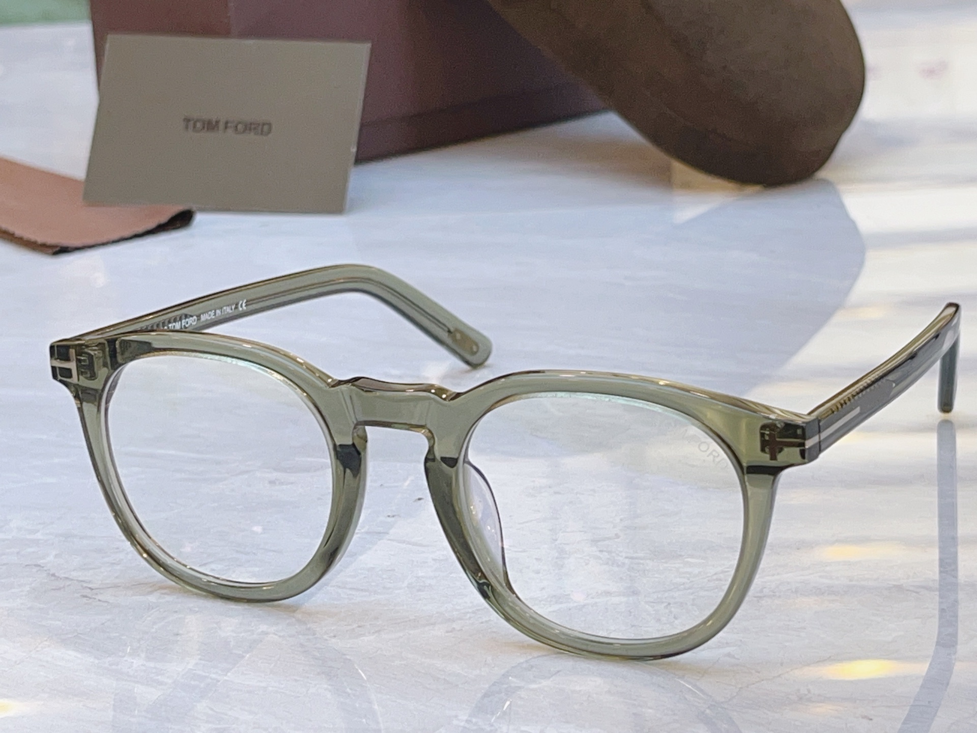 ，【TOM FOR*】汤姆*福特新款眼镜架，MODEL：FT5629-F-B，SIZE：50口22-14