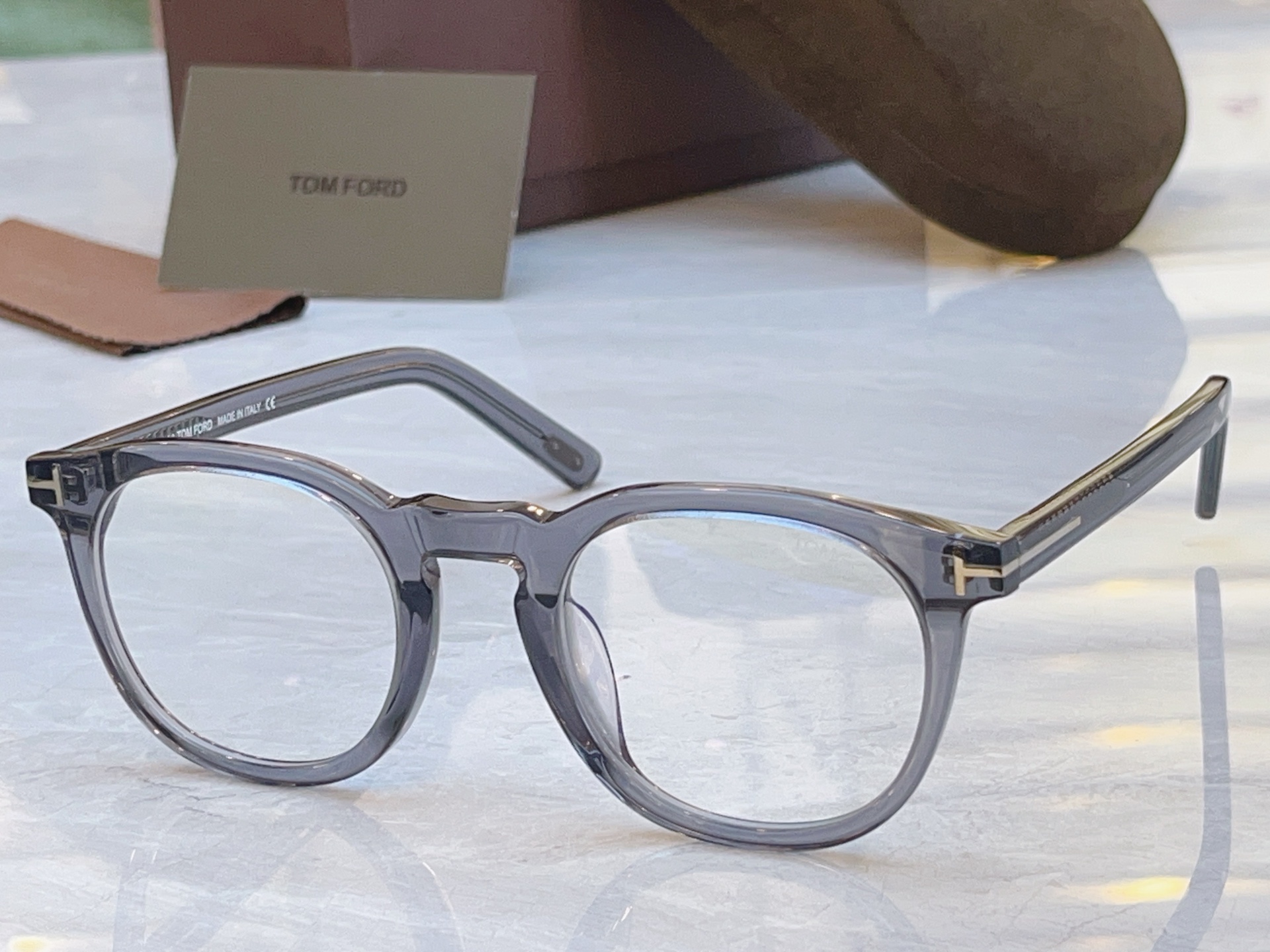 ，【TOM FOR*】汤姆*福特新款眼镜架，MODEL：FT5629-F-B，SIZE：50口22-14