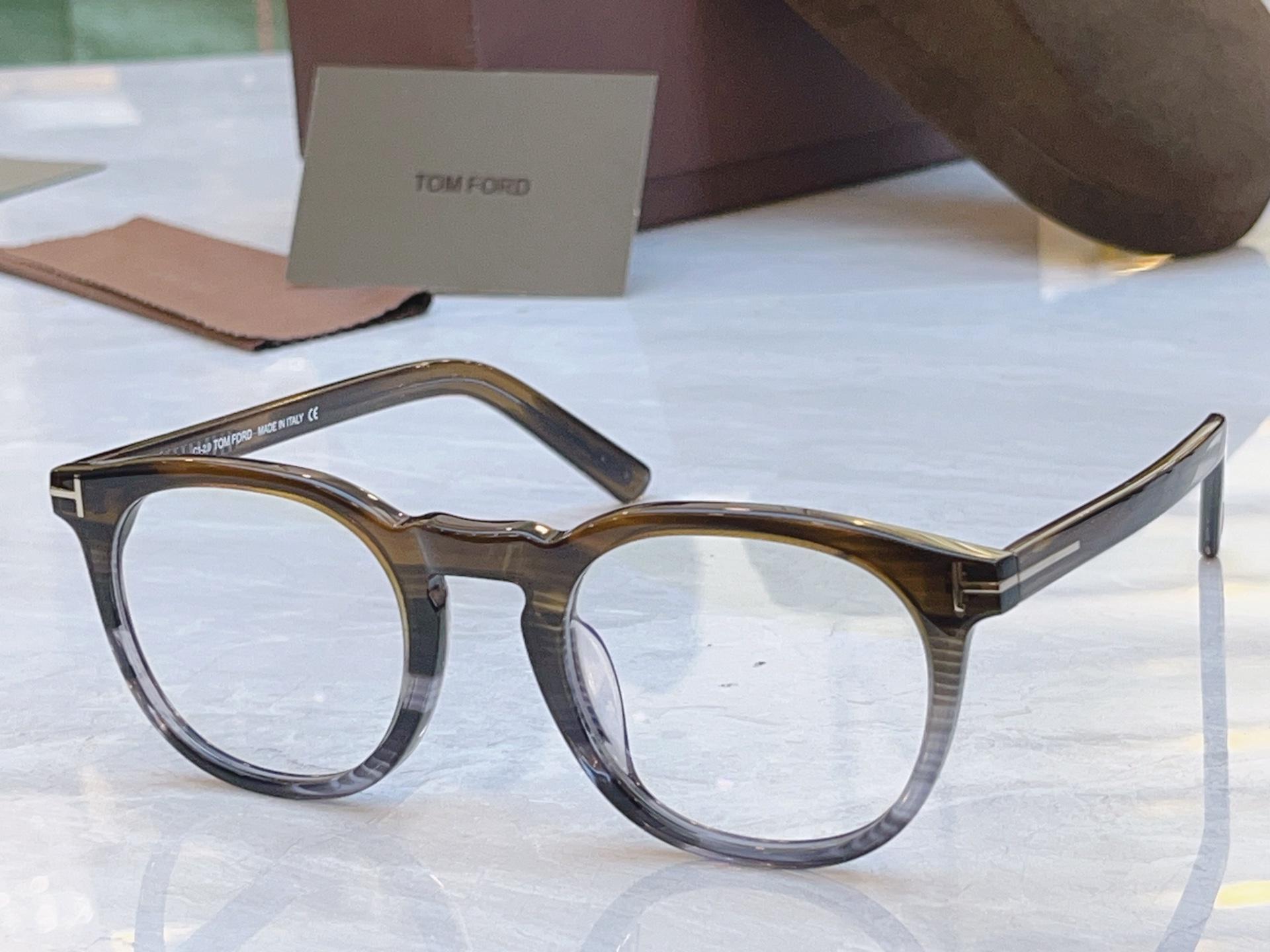 ，【TOM FOR*】汤姆*福特新款眼镜架，MODEL：FT5629-F-B，SIZE：50口22-14