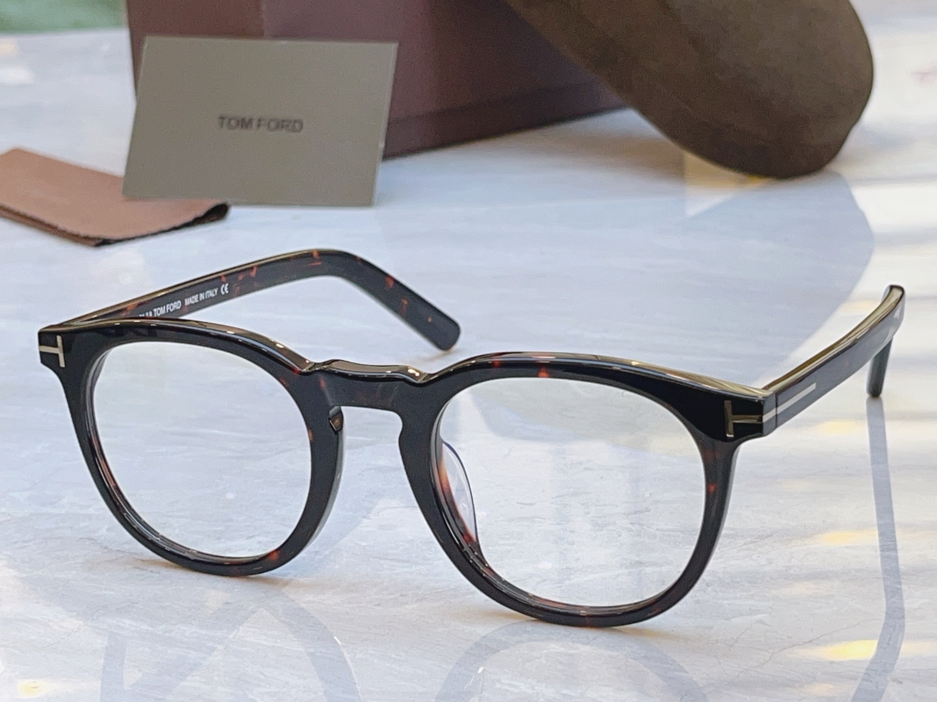 ，【TOM FOR*】汤姆*福特新款眼镜架，MODEL：FT5629-F-B，SIZE：50口22-14