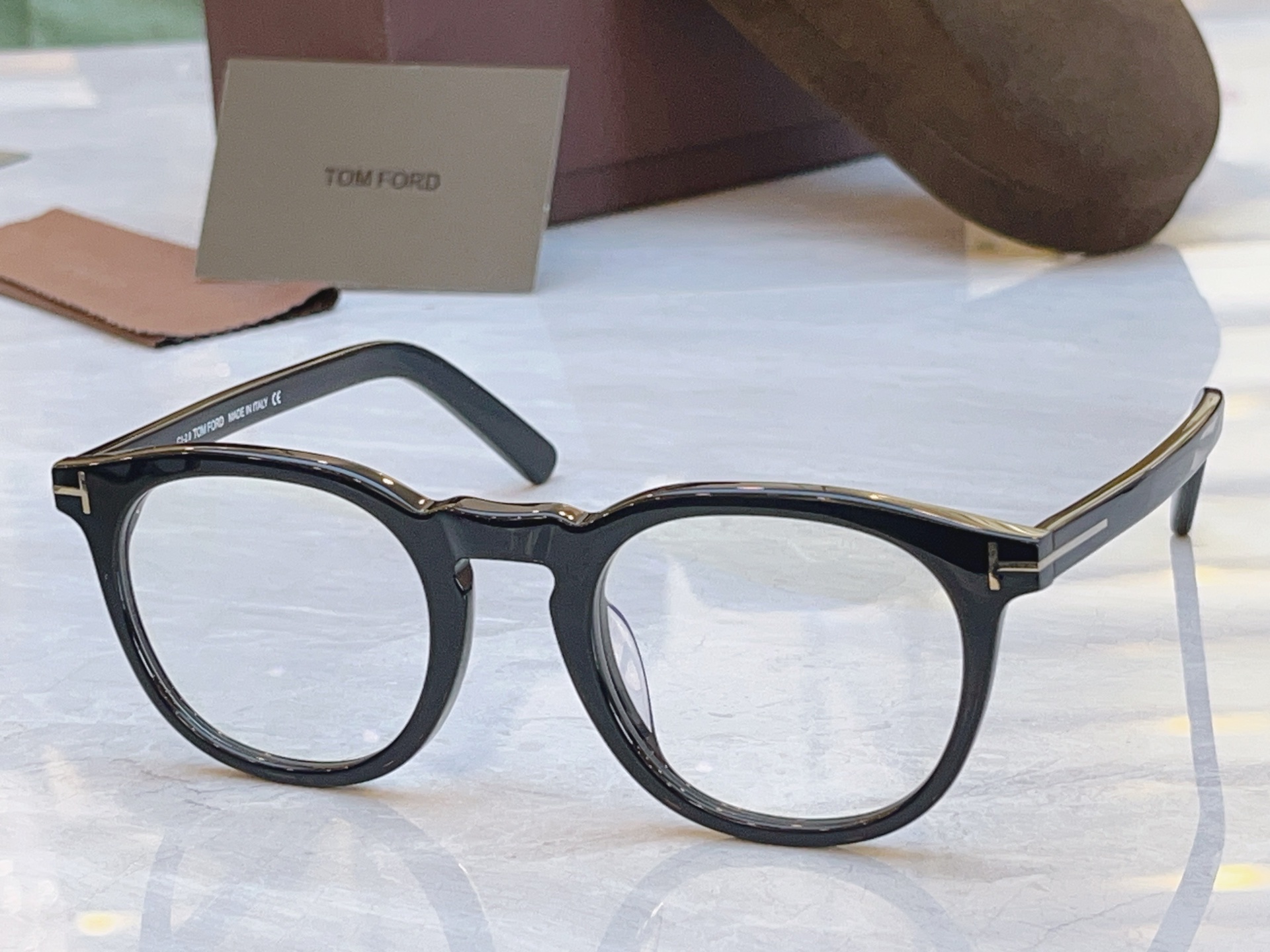 ，【TOM FOR*】汤姆*福特新款眼镜架，MODEL：FT5629-F-B，SIZE：50口22-14