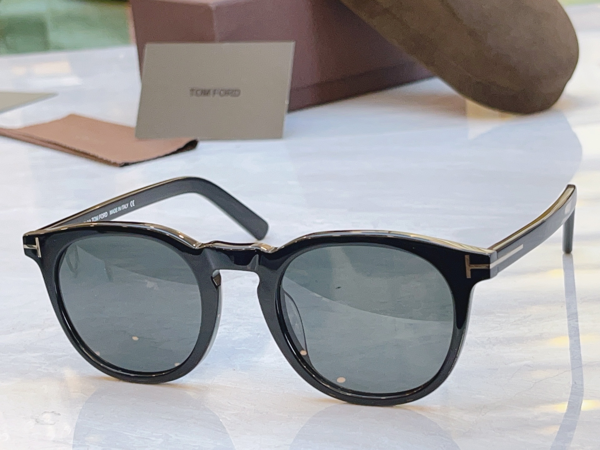 ，【TOM FOR*】汤姆*福特新款太阳镜，MODEL：FT5629-F-B，SIZE：50口22-14