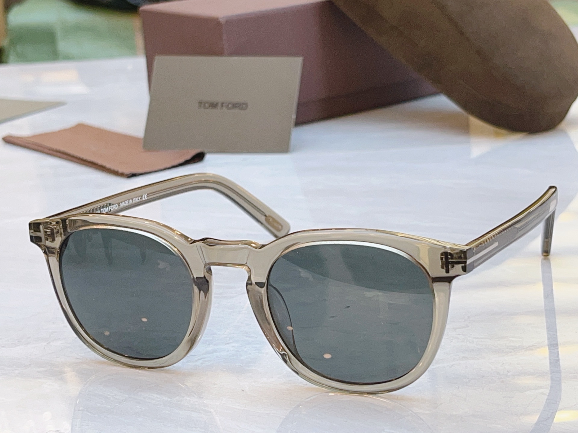 ，【TOM FOR*】汤姆*福特新款太阳镜，MODEL：FT5629-F-B，SIZE：50口22-14