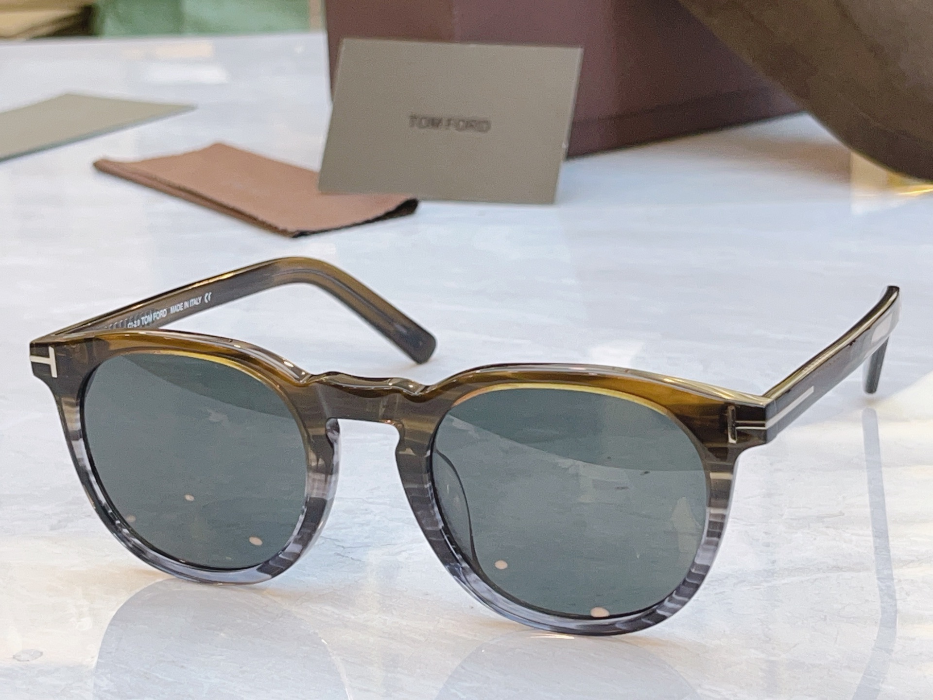 ，【TOM FOR*】汤姆*福特新款太阳镜，MODEL：FT5629-F-B，SIZE：50口22-14