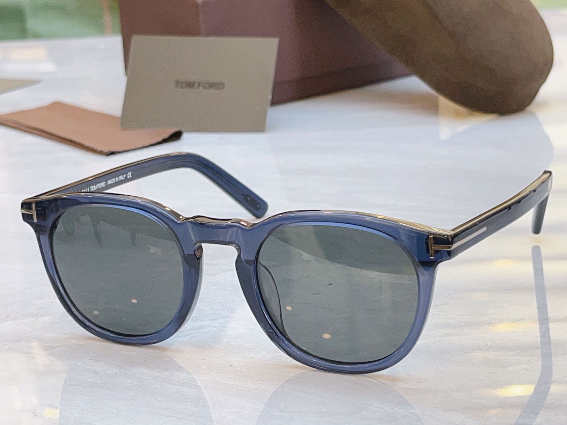 ，【TOM FOR*】汤姆*福特新款太阳镜，MODEL：FT5629-F-B，SIZE：50口22-14