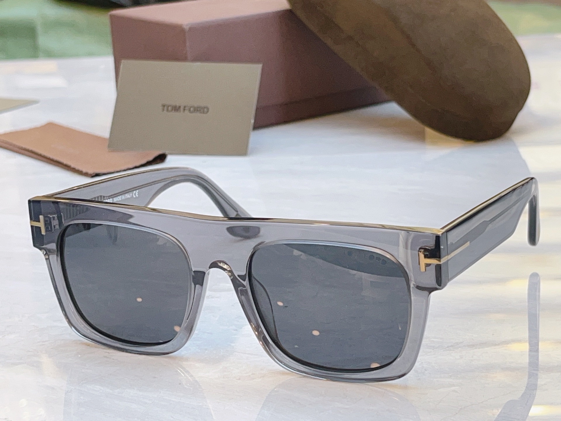 ，【TOM FOR*】汤姆*福特新款太阳镜，MODEL：FT5634，SIZE：52口21-140