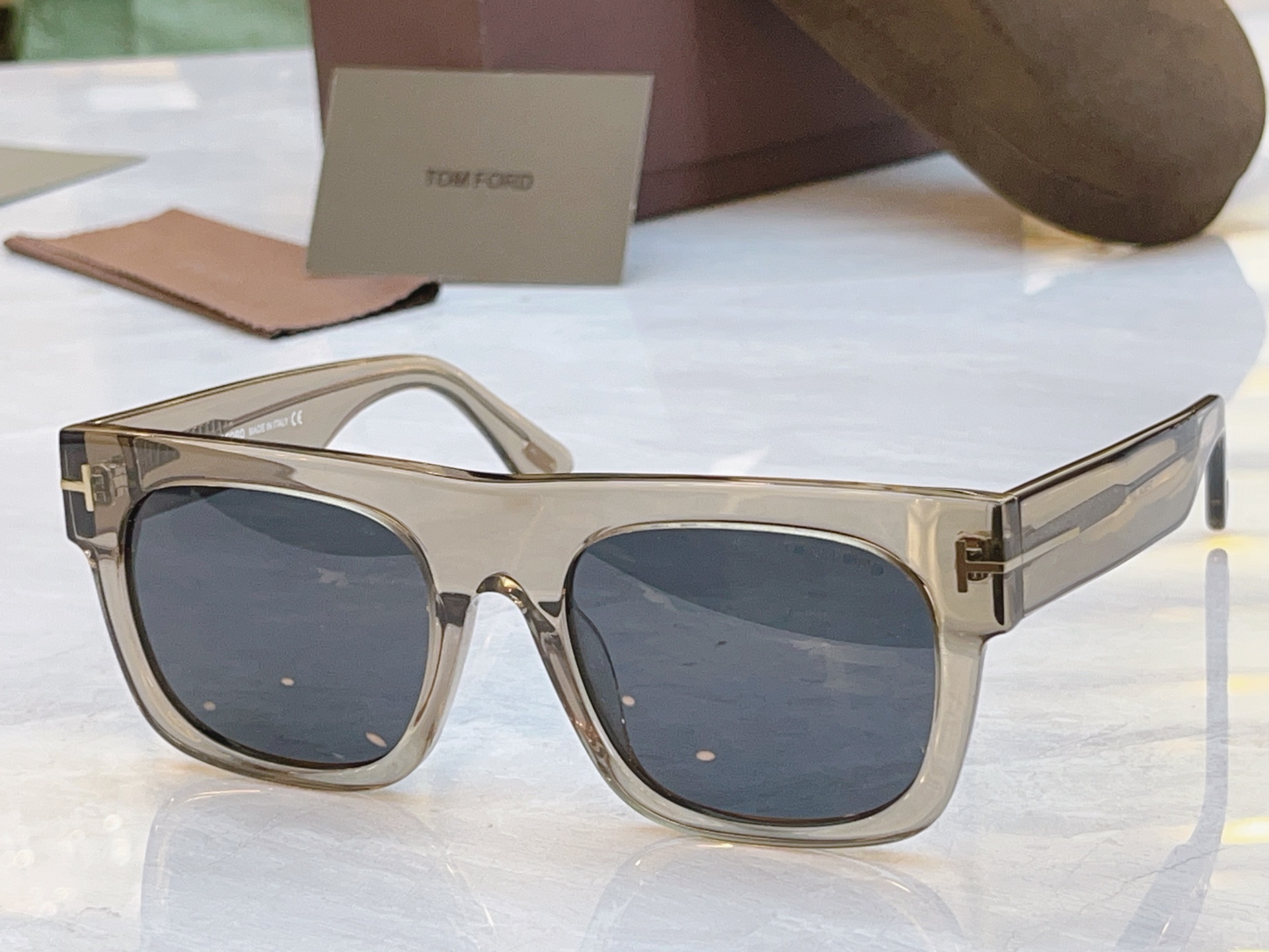 ，【TOM FOR*】汤姆*福特新款太阳镜，MODEL：FT5634，SIZE：52口21-140