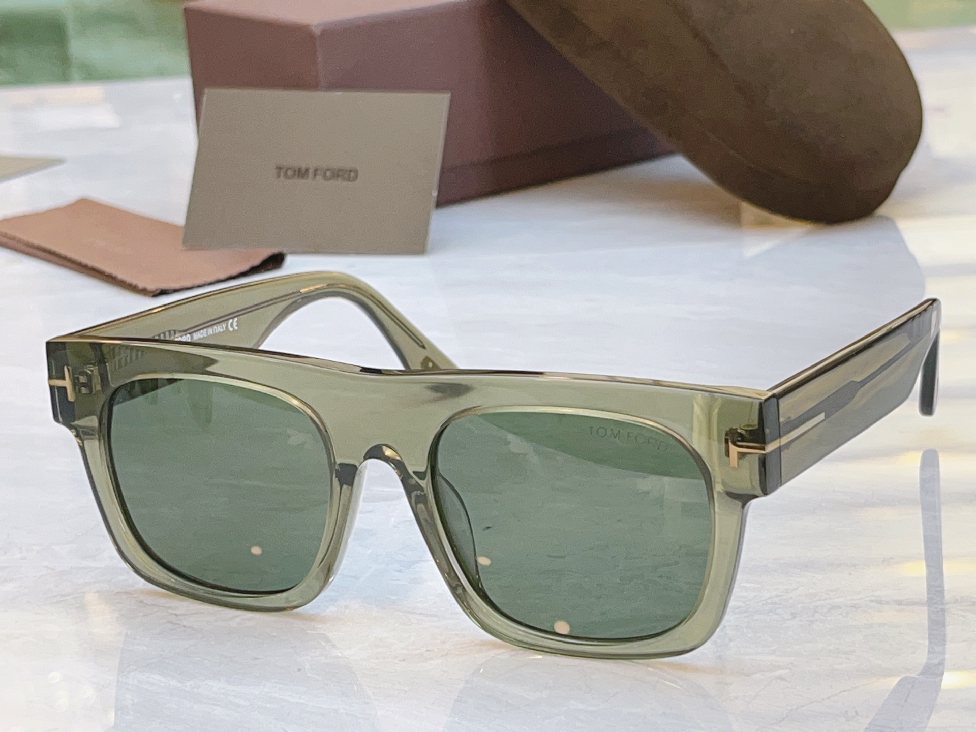 ，【TOM FOR*】汤姆*福特新款太阳镜，MODEL：FT5634，SIZE：52口21-140