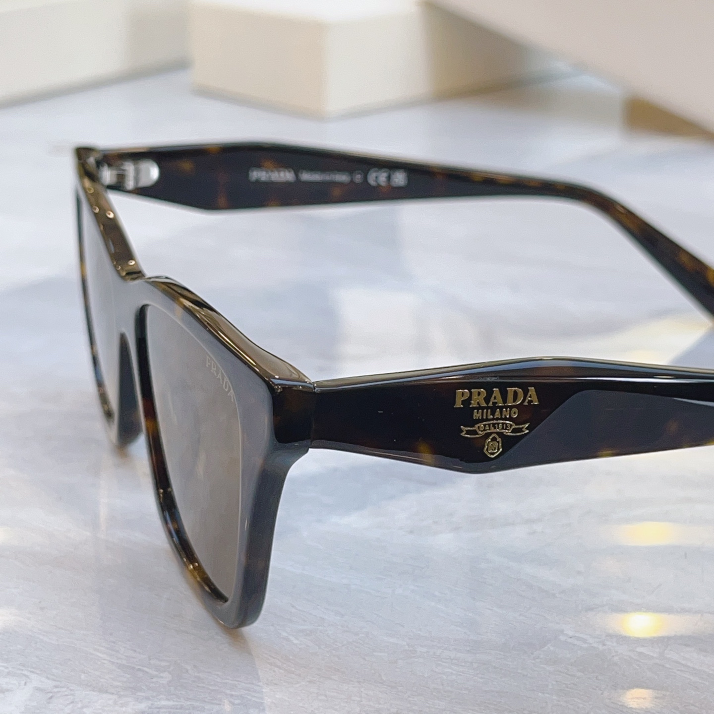 ，【PRAD*】普拉*达新款太阳镜，MODEL：SPR C07，SIZE：51口18-145