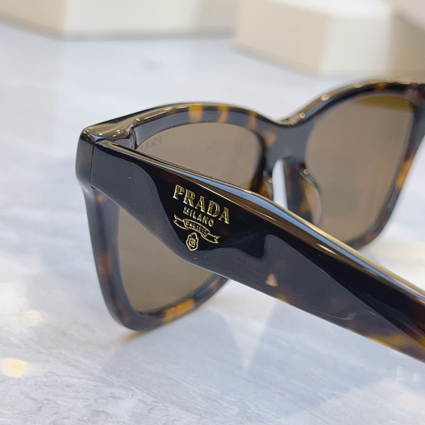 ，【PRAD*】普拉*达新款太阳镜，MODEL：SPR C07，SIZE：51口18-145