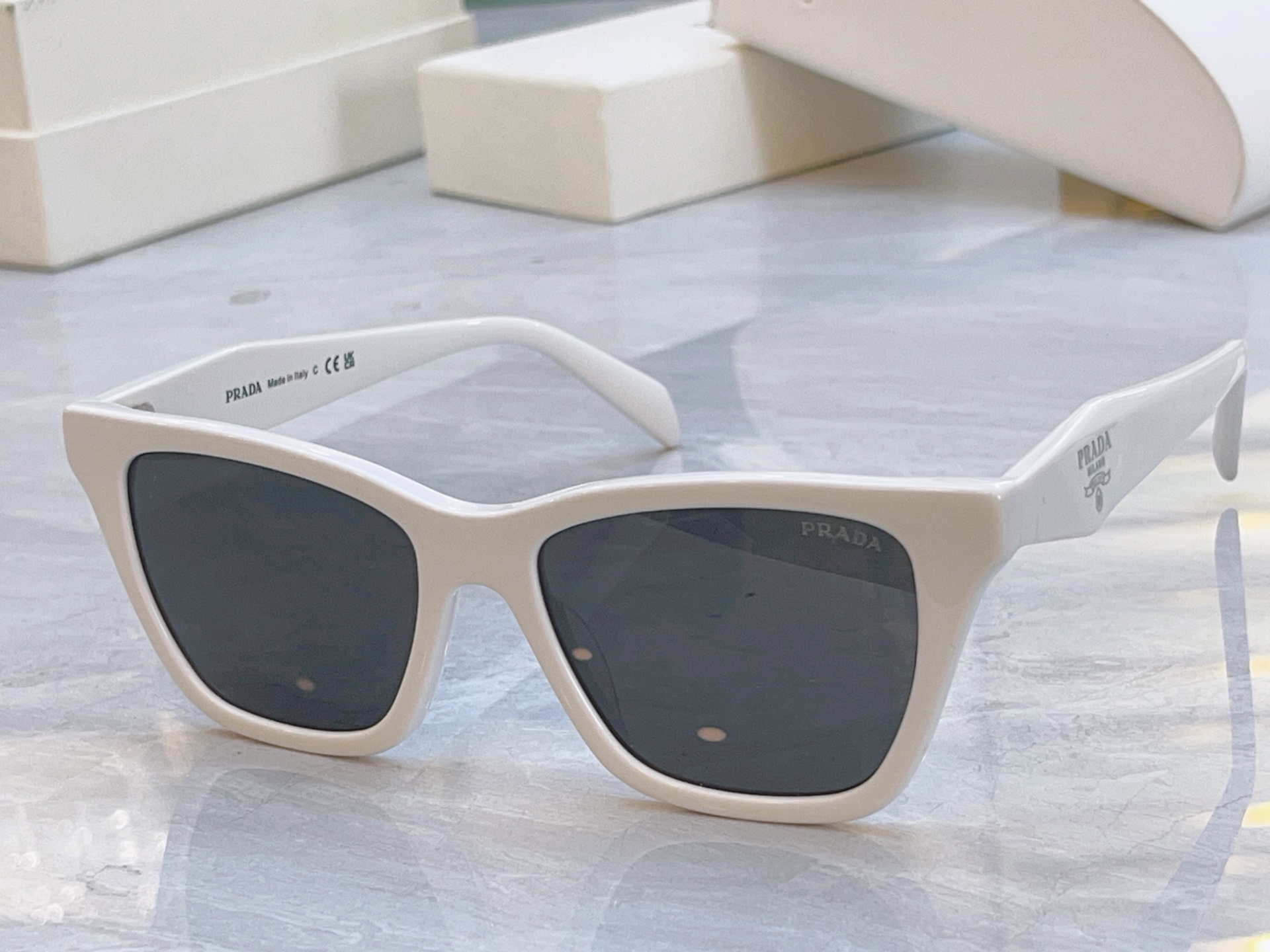 ，【PRAD*】普拉*达新款太阳镜，MODEL：SPR C07，SIZE：51口18-145