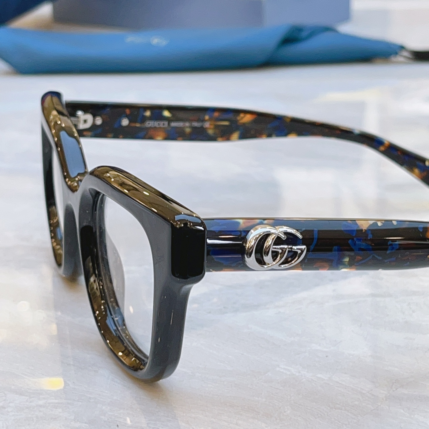 ，【GUCC*】古*驰新款眼镜架，MODEL：GG0828S，SIZE：54口18-145