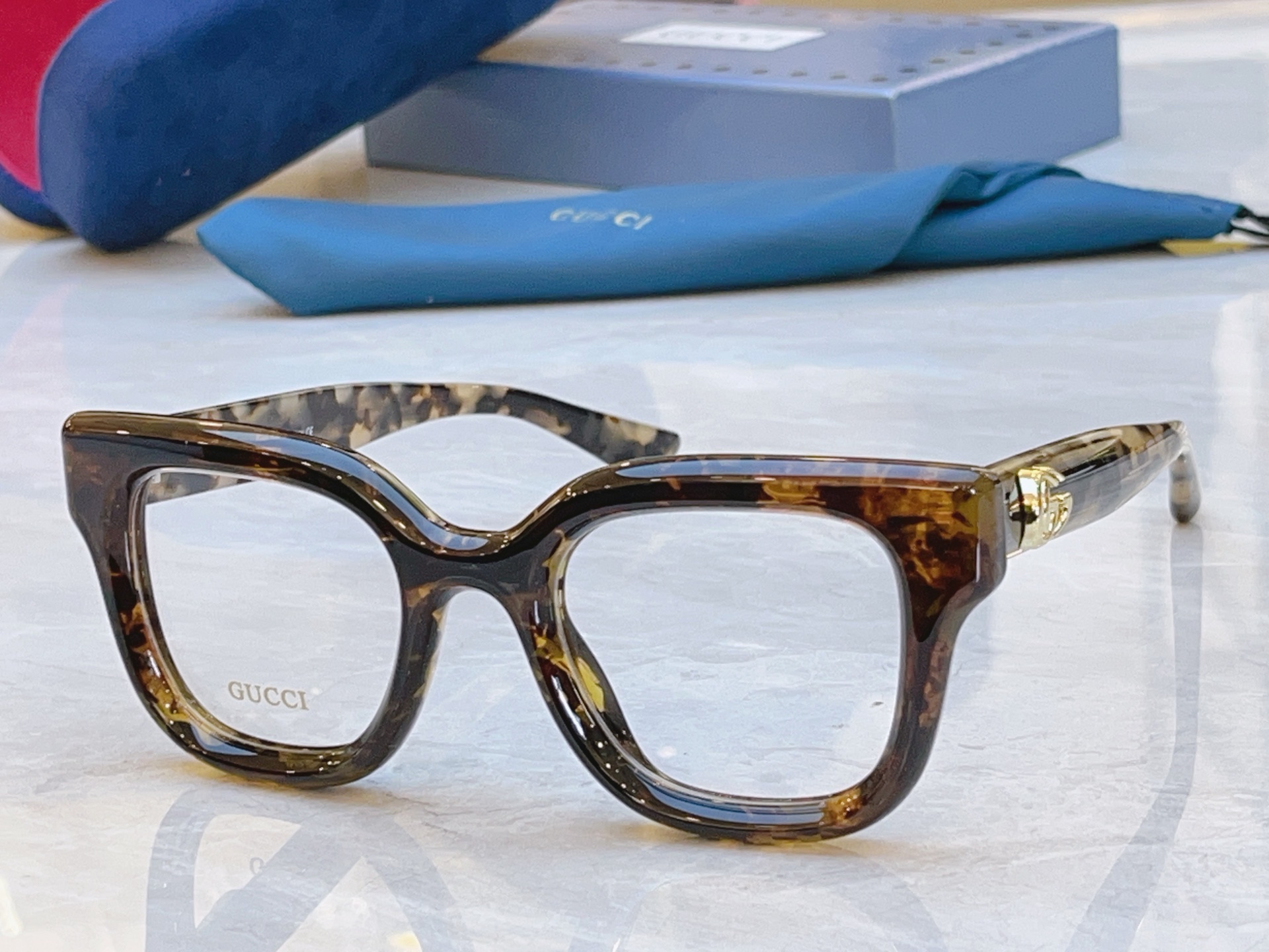 ，【GUCC*】古*驰新款眼镜架，MODEL：GG0828S，SIZE：54口18-145