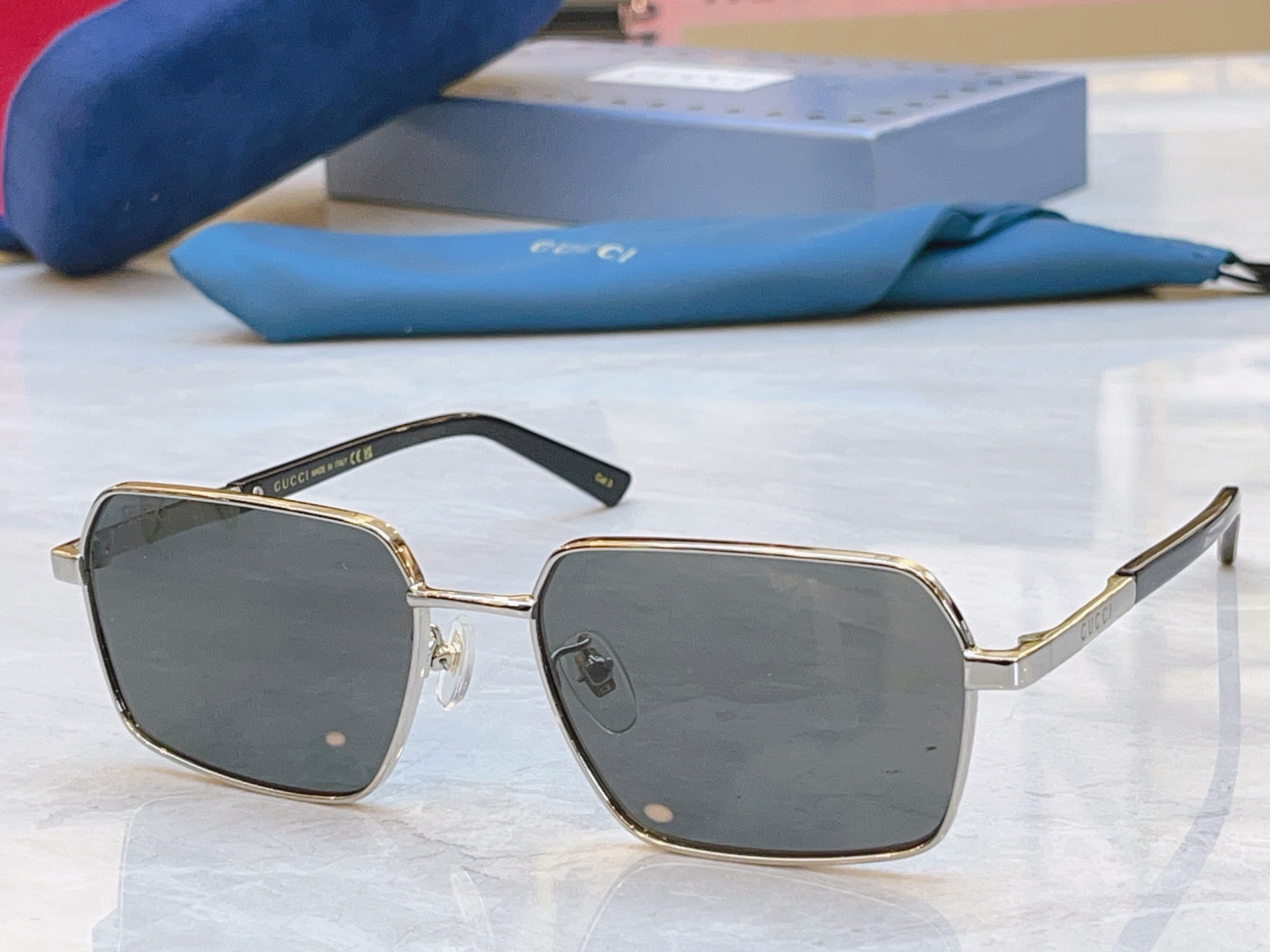 ，【GUCC*】古*驰新款眼镜架，MODEL：GG2079S，SIZE：57口17-145