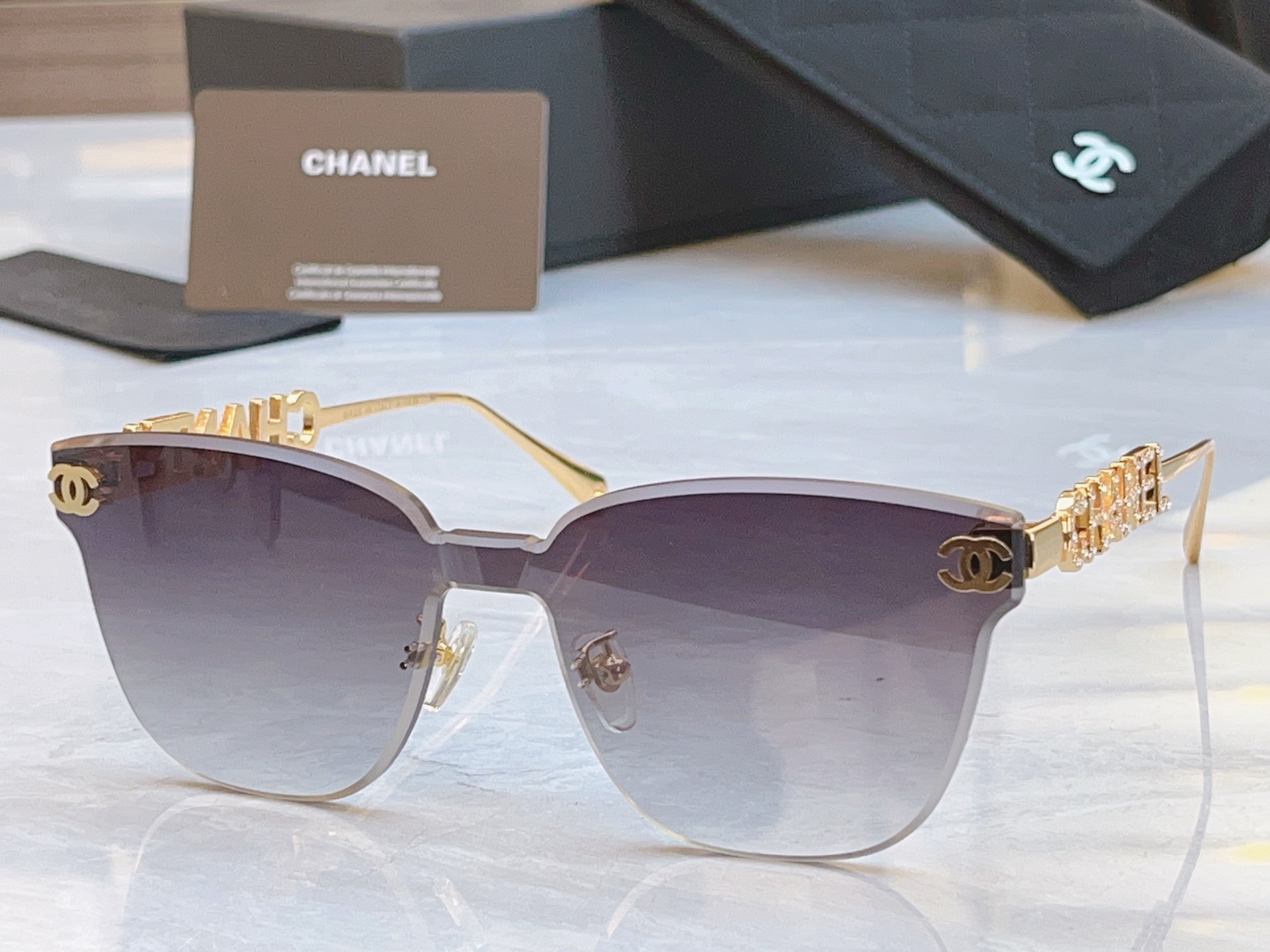 ，【CHANE*】香奈*儿新款太阳镜，MODEL：A95094，SIZE：139口0-142