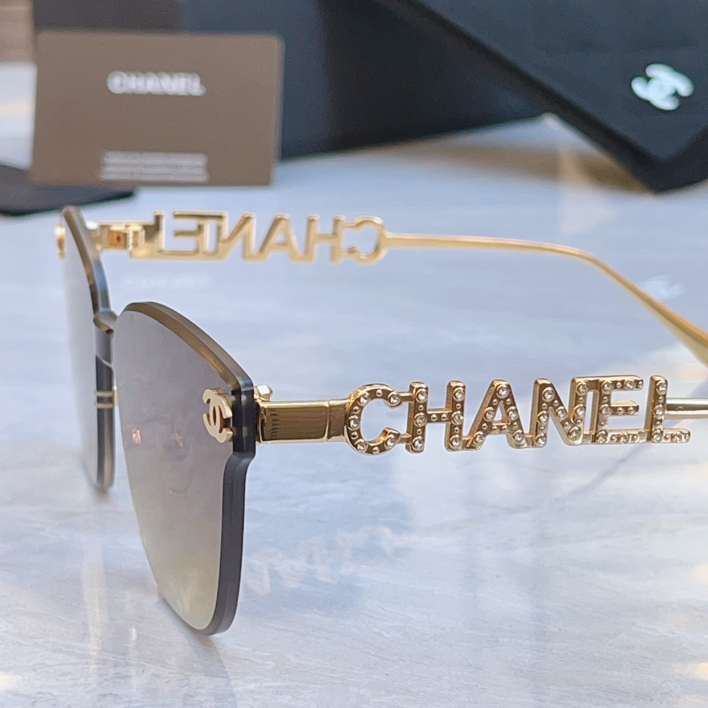 ，【CHANE*】香奈*儿新款太阳镜，MODEL：A95094，SIZE：139口0-142