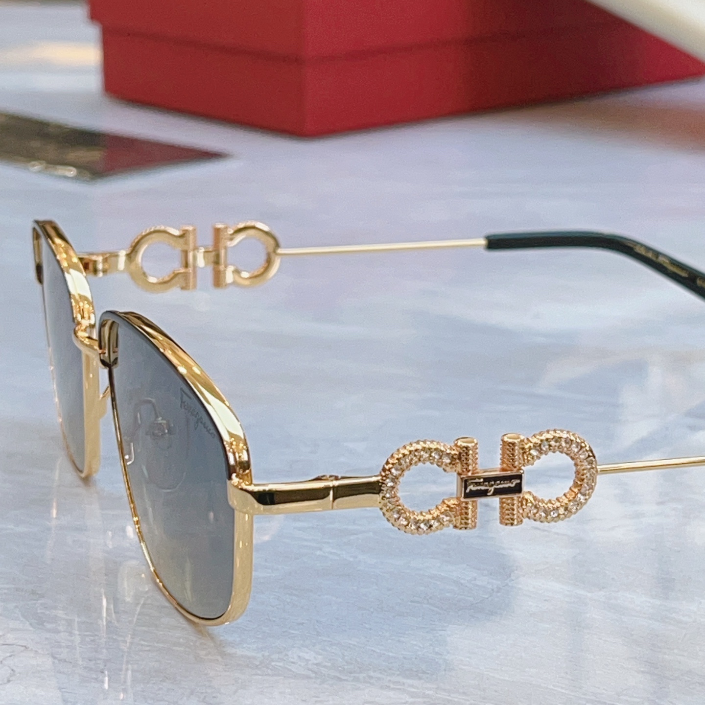 ，【Salvatore ferragam*】 菲拉*格慕 新款眼镜架，MODEL：SF1681L，SIZ