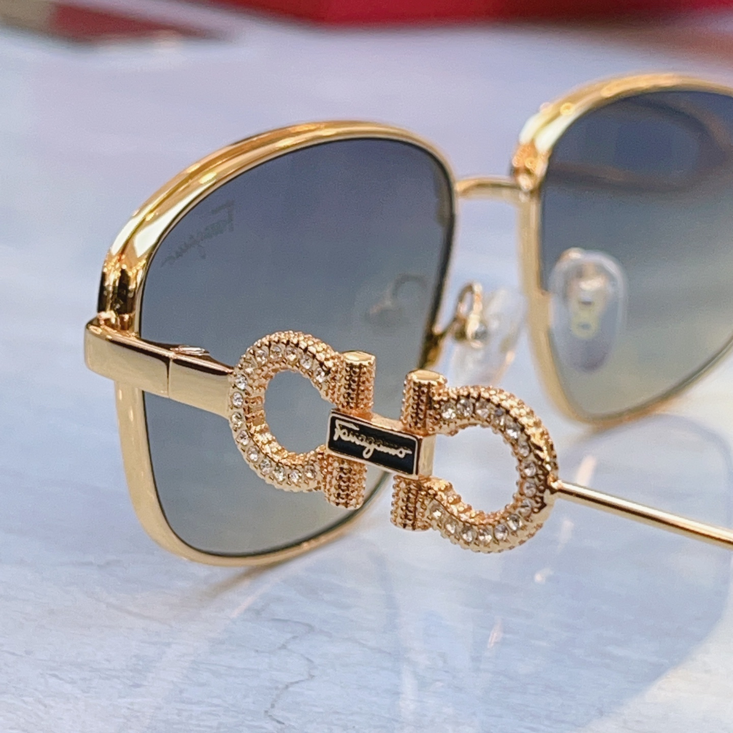 ，【Salvatore ferragam*】 菲拉*格慕 新款眼镜架，MODEL：SF1681L，SIZ