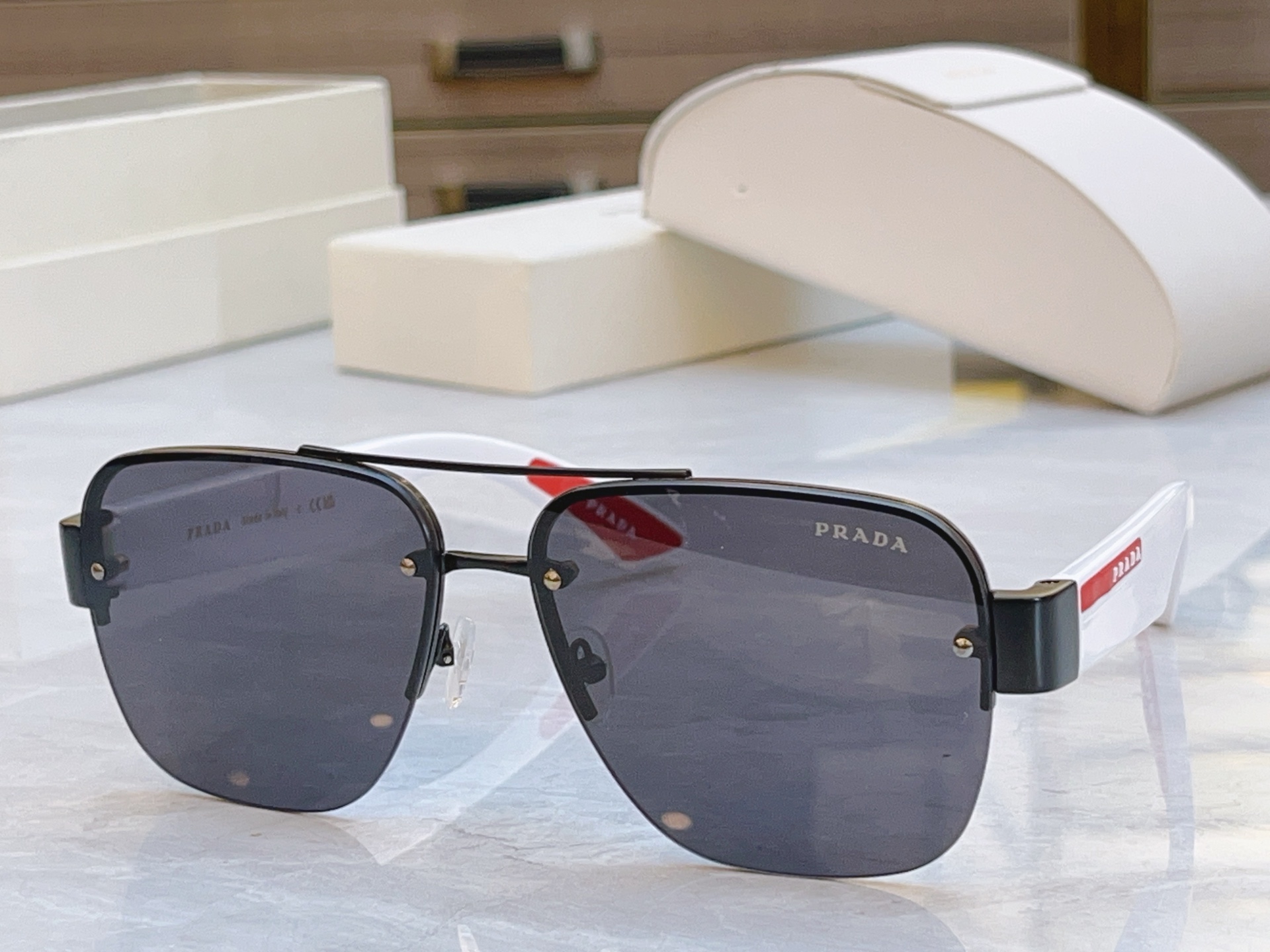 ，【PRAD*】普拉*达新款太阳镜，MODEL：PR 166VS，SIZE：61口14-140