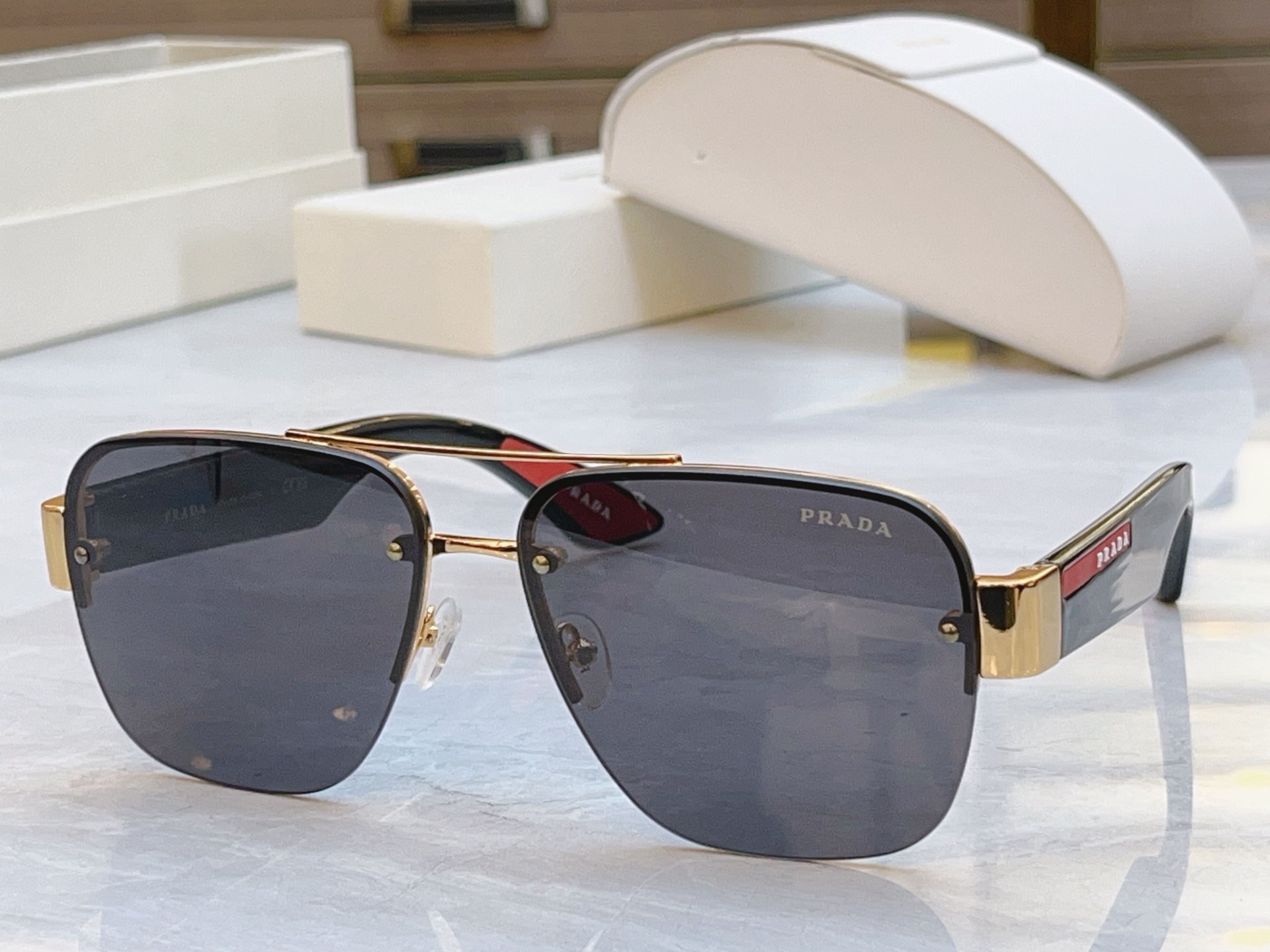 ，【PRAD*】普拉*达新款太阳镜，MODEL：PR 166VS，SIZE：61口14-140
