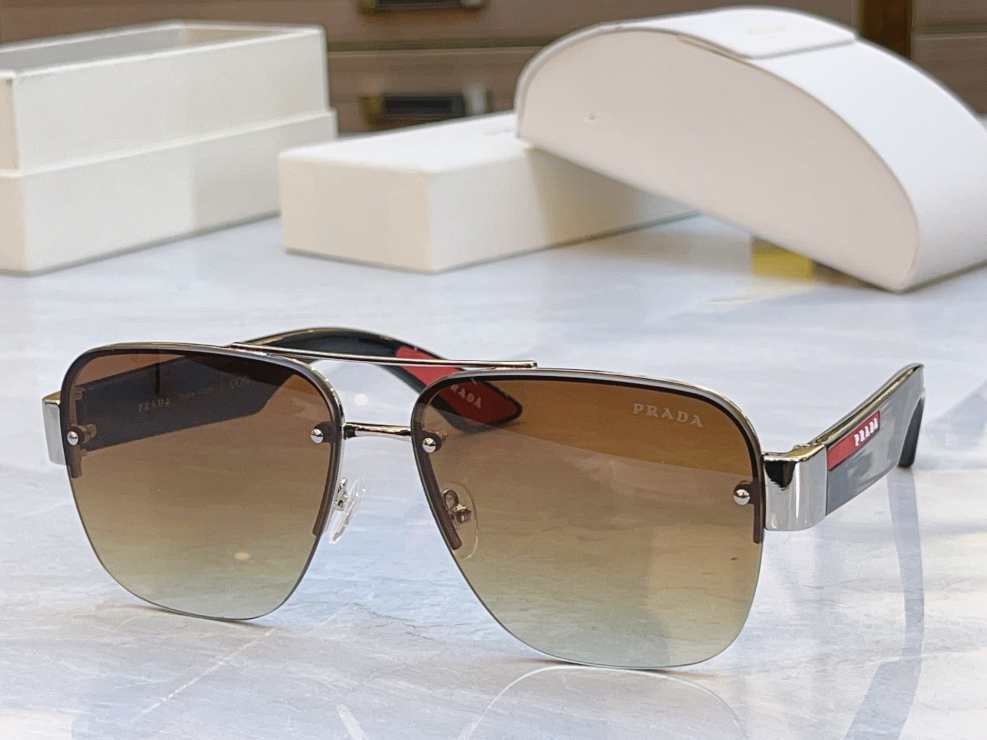 ，【PRAD*】普拉*达新款太阳镜，MODEL：PR 166VS，SIZE：61口14-140