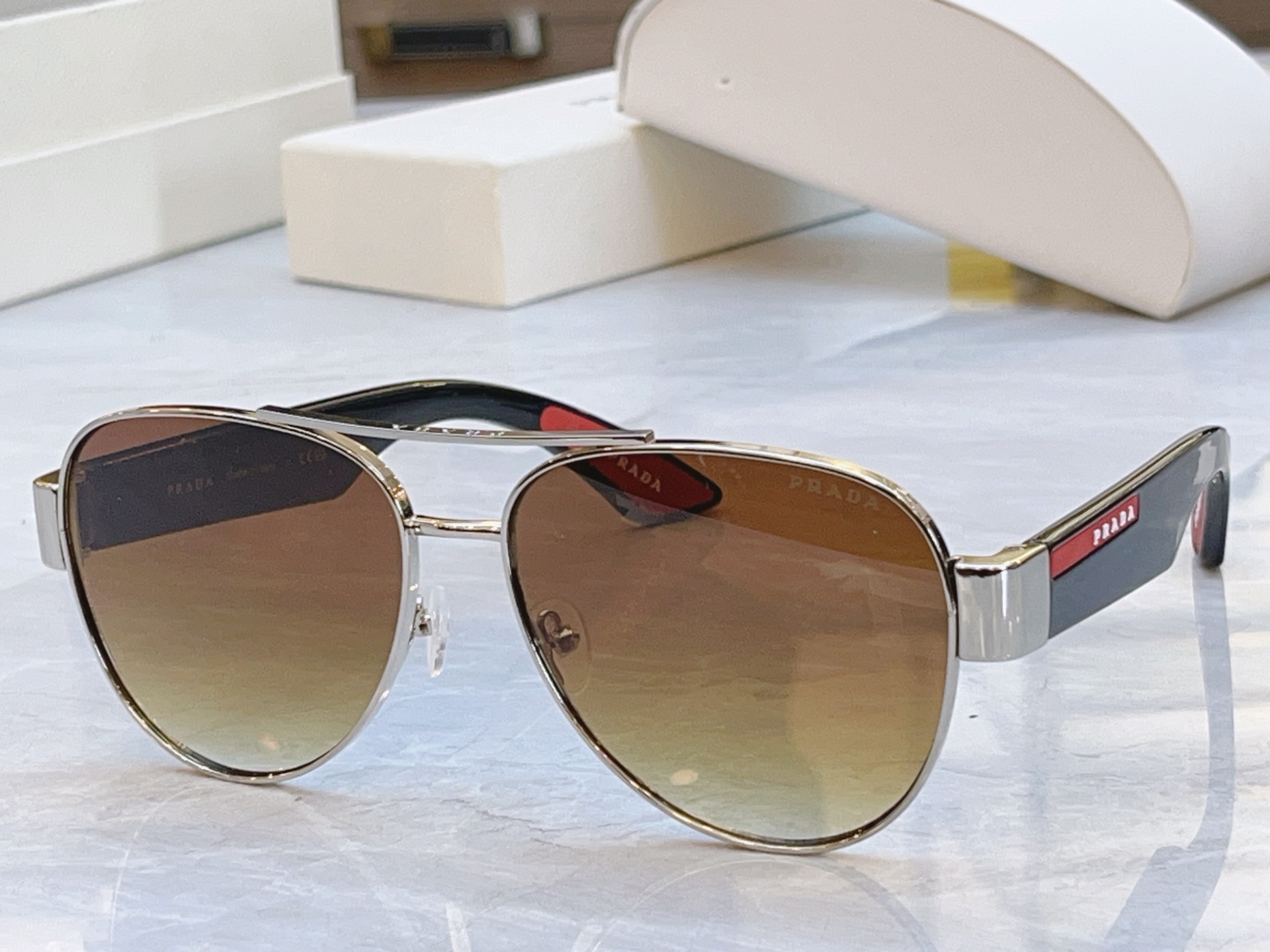 ，【PRAD*】普拉*达新款太阳镜，MODEL：PR 167VS，SIZE：59口15-140