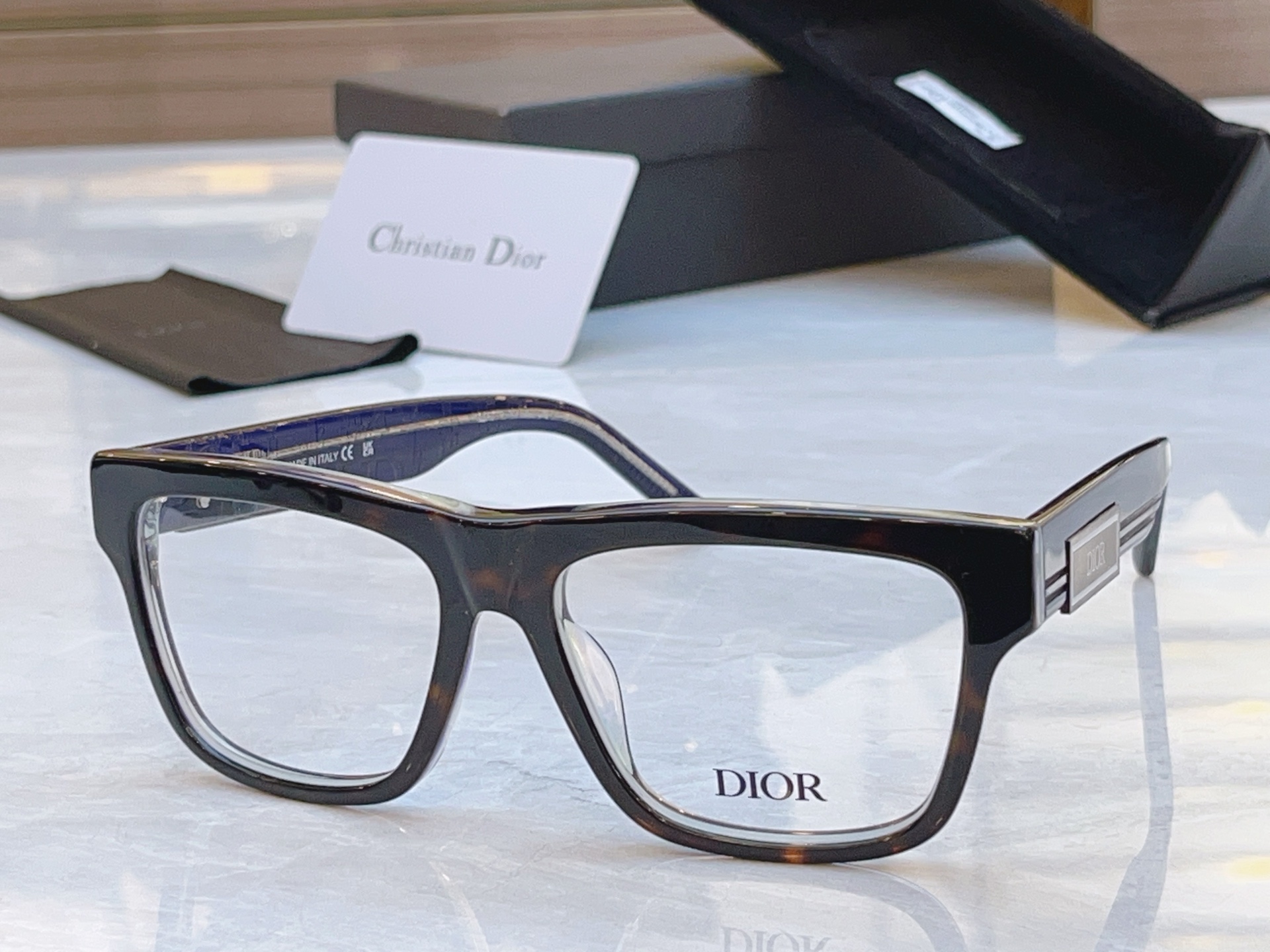 ，【DIO* 】迪*奥新款太阳镜，MODEL：CD B23 S4L，SIZE：56口16-145