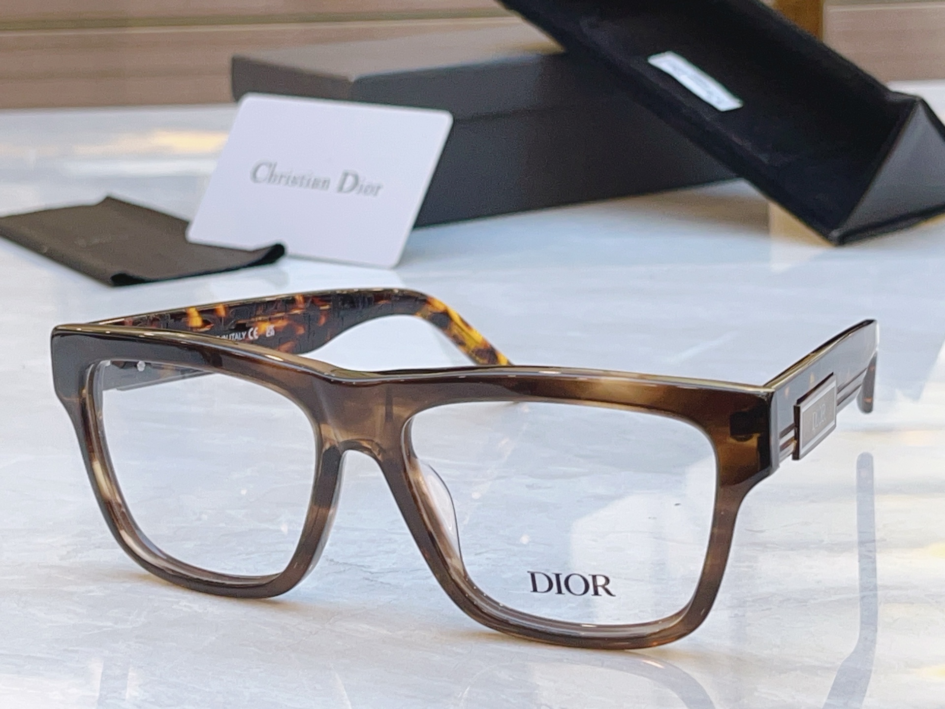 ，【DIO* 】迪*奥新款太阳镜，MODEL：CD B23 S4L，SIZE：56口16-145