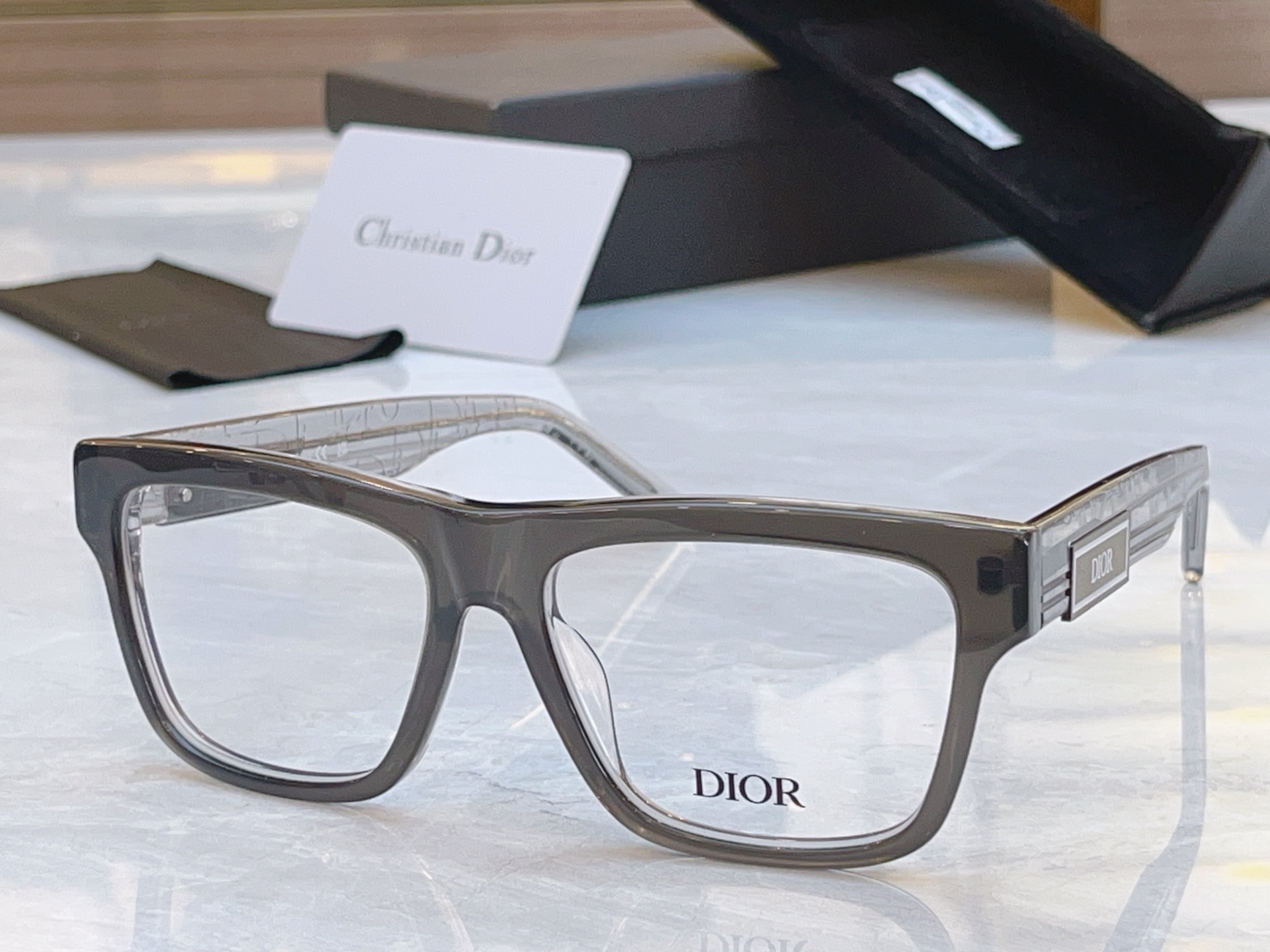 ，【DIO* 】迪*奥新款太阳镜，MODEL：CD B23 S4L，SIZE：56口16-145