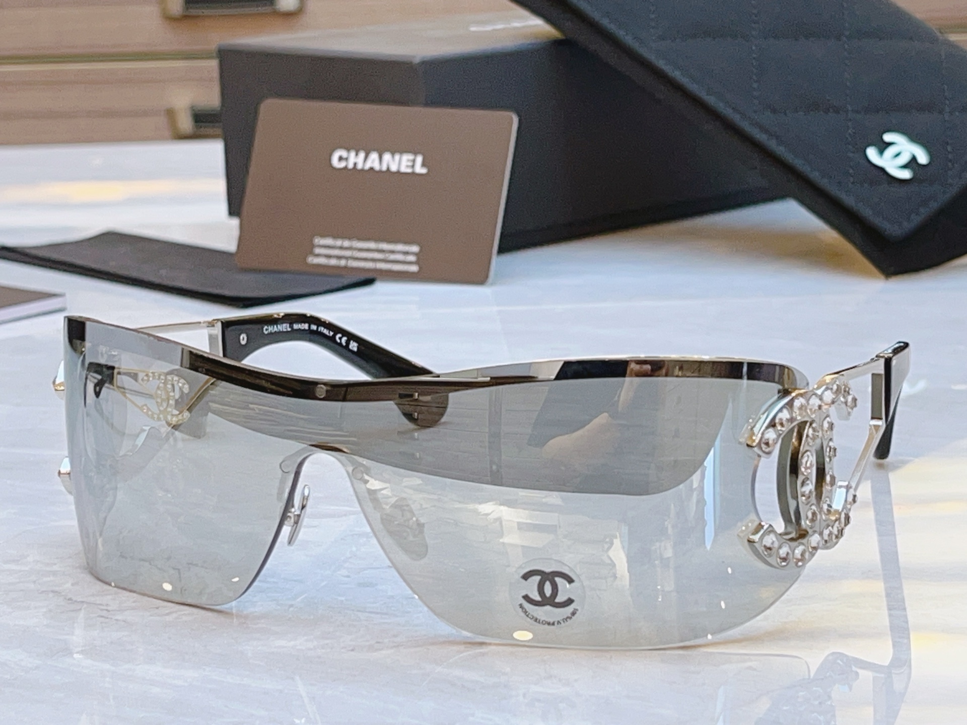 ，【CHANE*】香奈*儿新款太阳镜，MODEL：CH9579B，SIZE：142口118