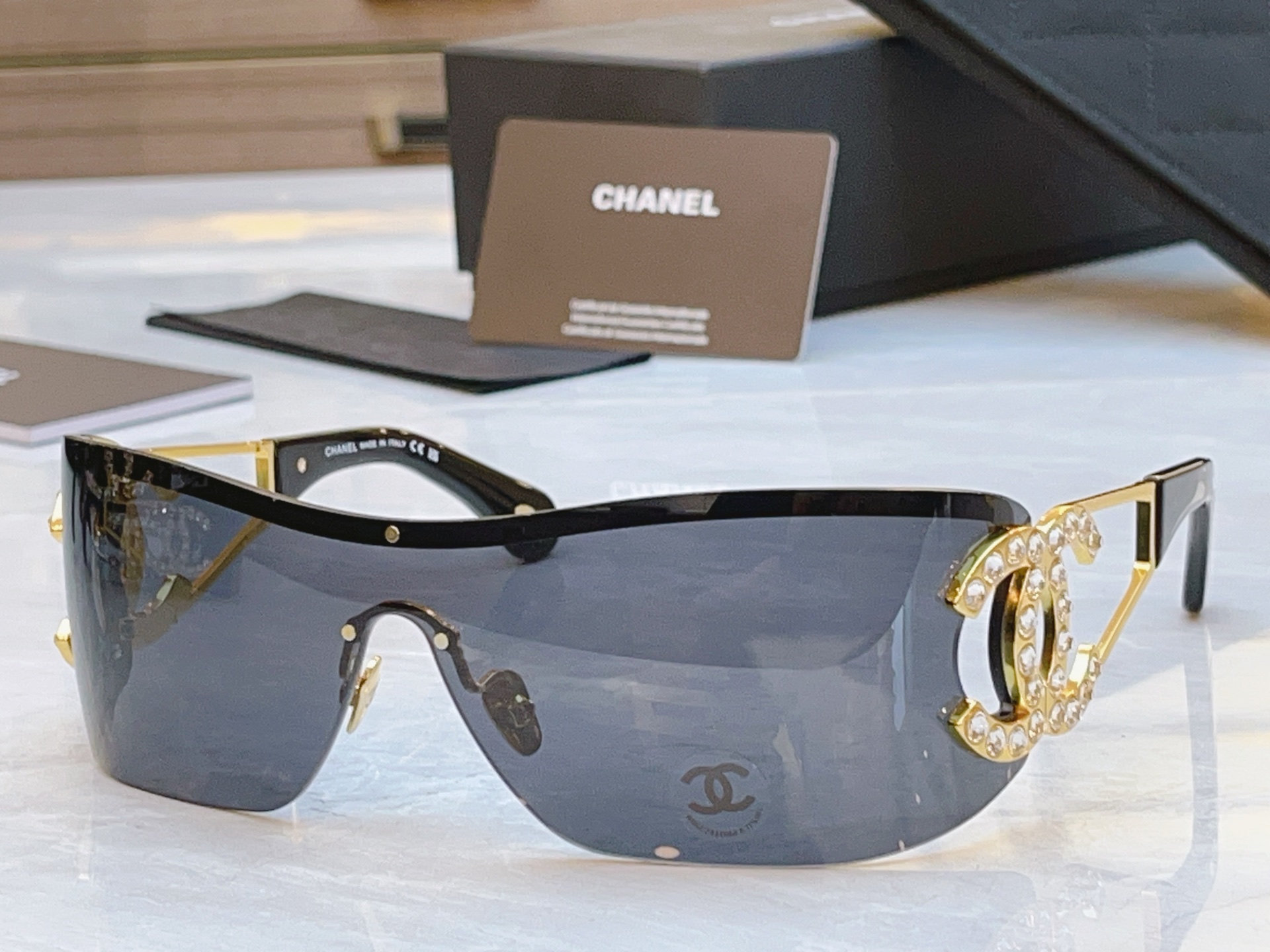 ，【CHANE*】香奈*儿新款太阳镜，MODEL：CH9579B，SIZE：142口118