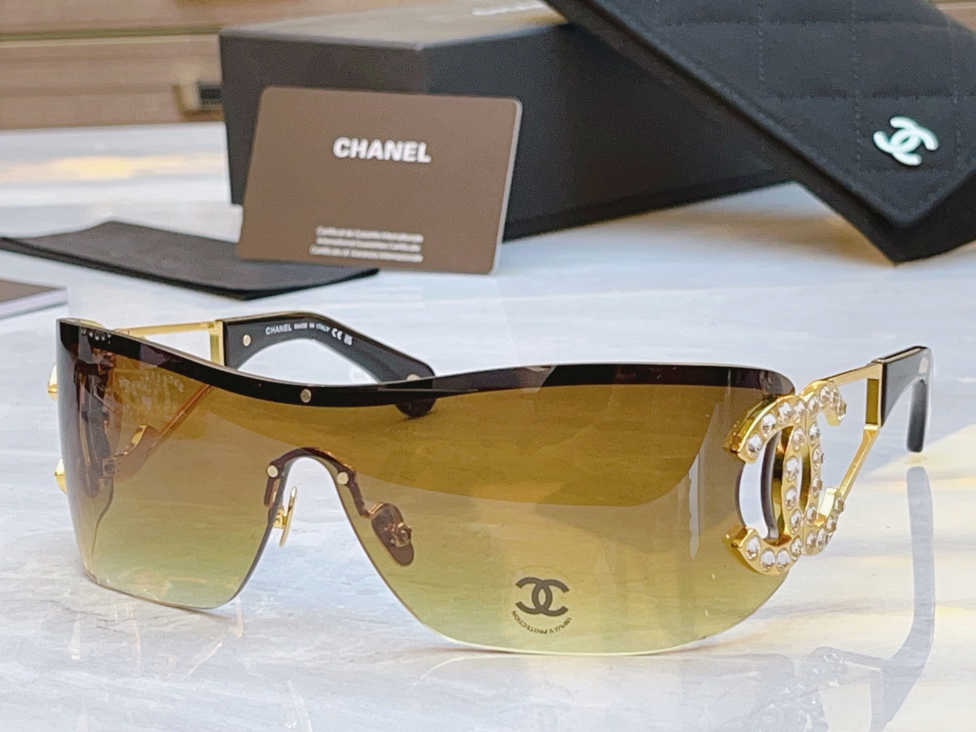 ，【CHANE*】香奈*儿新款太阳镜，MODEL：CH9579B，SIZE：142口118