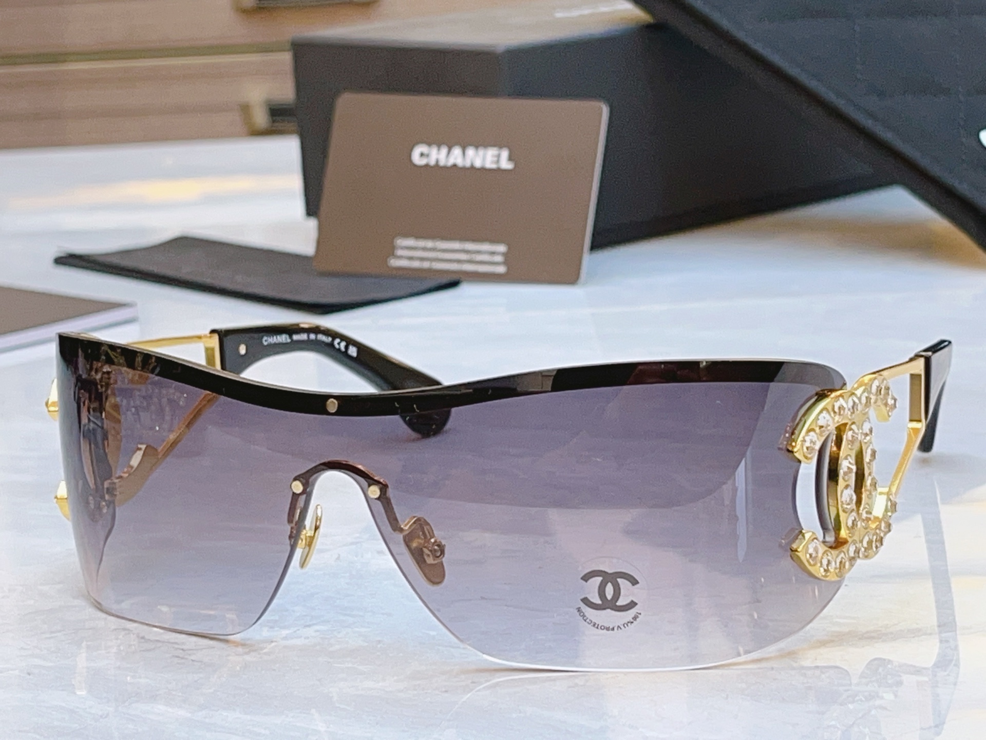 ，【CHANE*】香奈*儿新款太阳镜，MODEL：CH9579B，SIZE：142口118