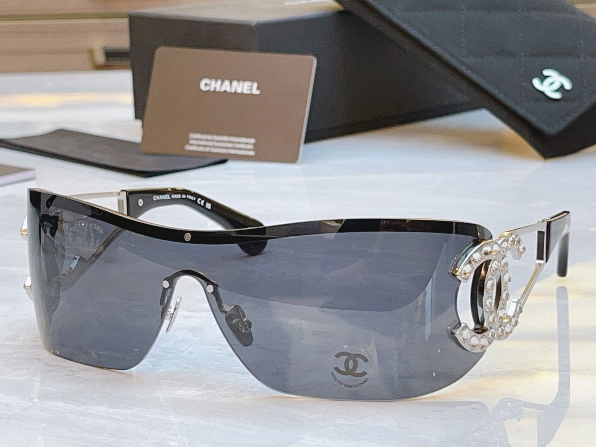 ，【CHANE*】香奈*儿新款太阳镜，MODEL：CH9579B，SIZE：142口118