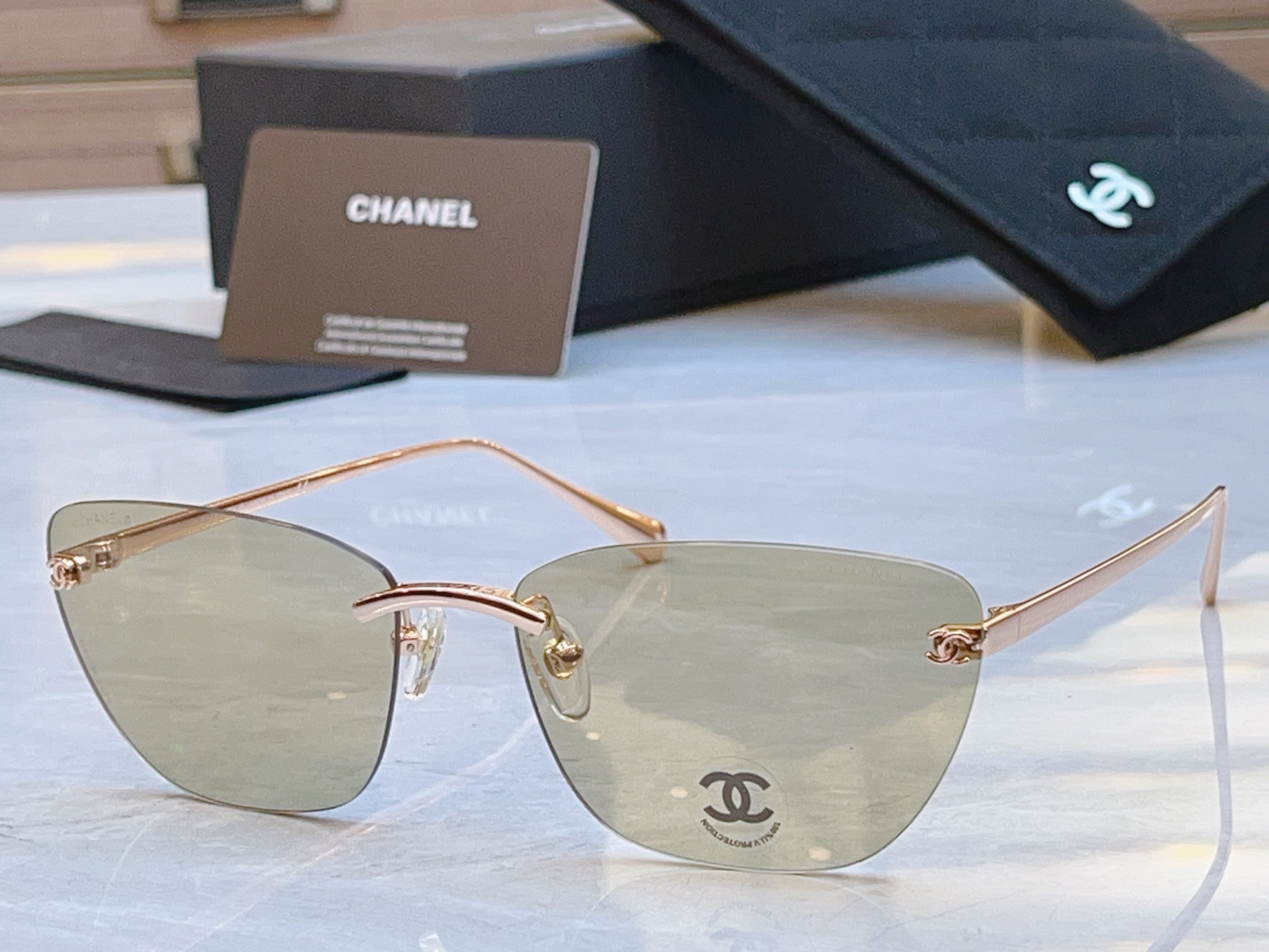 ，【CHANE*】香奈*儿新款太阳镜，MODEL：CH4286Y，SIZE：59口17-140