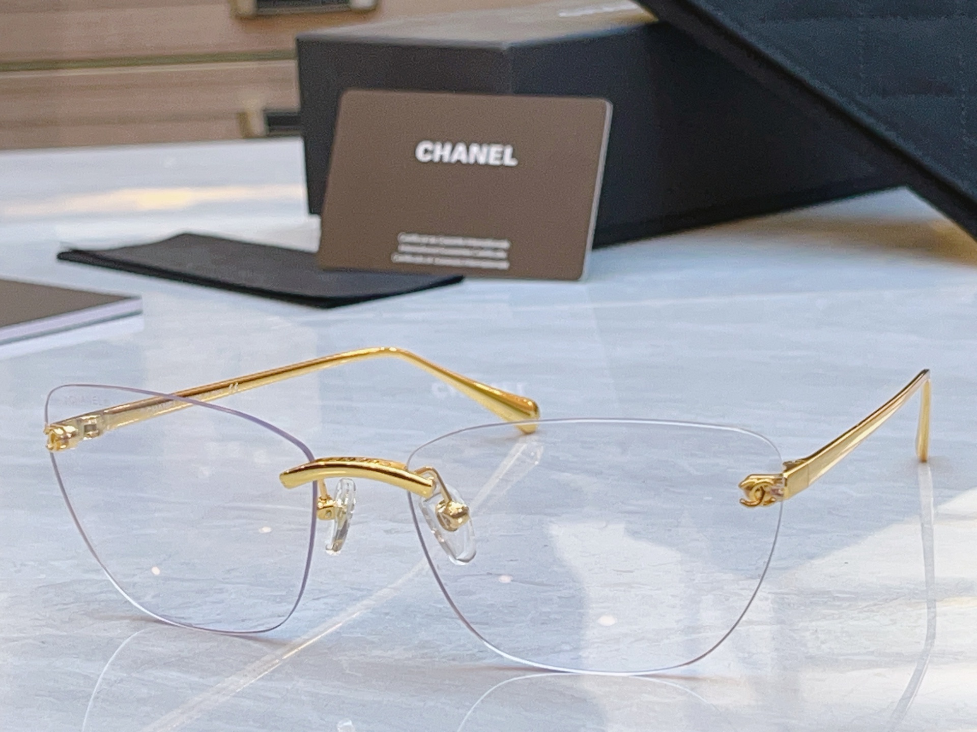 ，【CHANE*】香奈*儿新款太阳镜，MODEL：CH4286Y，SIZE：59口17-140