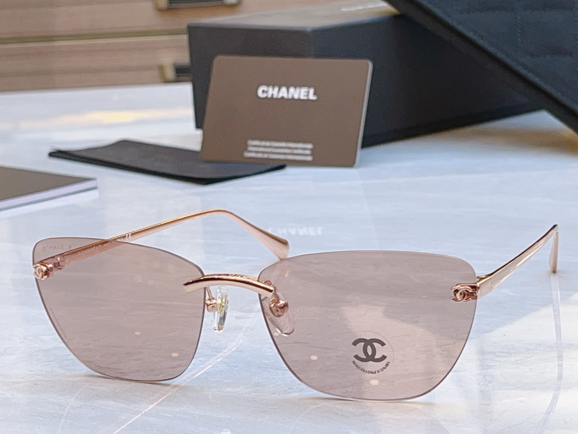 ，【CHANE*】香奈*儿新款太阳镜，MODEL：CH4286Y，SIZE：59口17-140