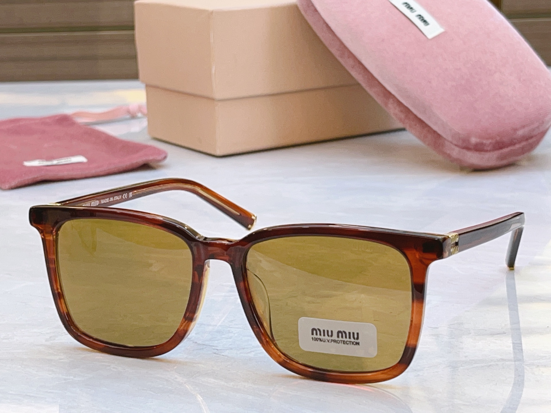 ，【MIUMI*】缪*缪新款太阳镜🕶️，Mod:MU B03S SIZE:53口18-145