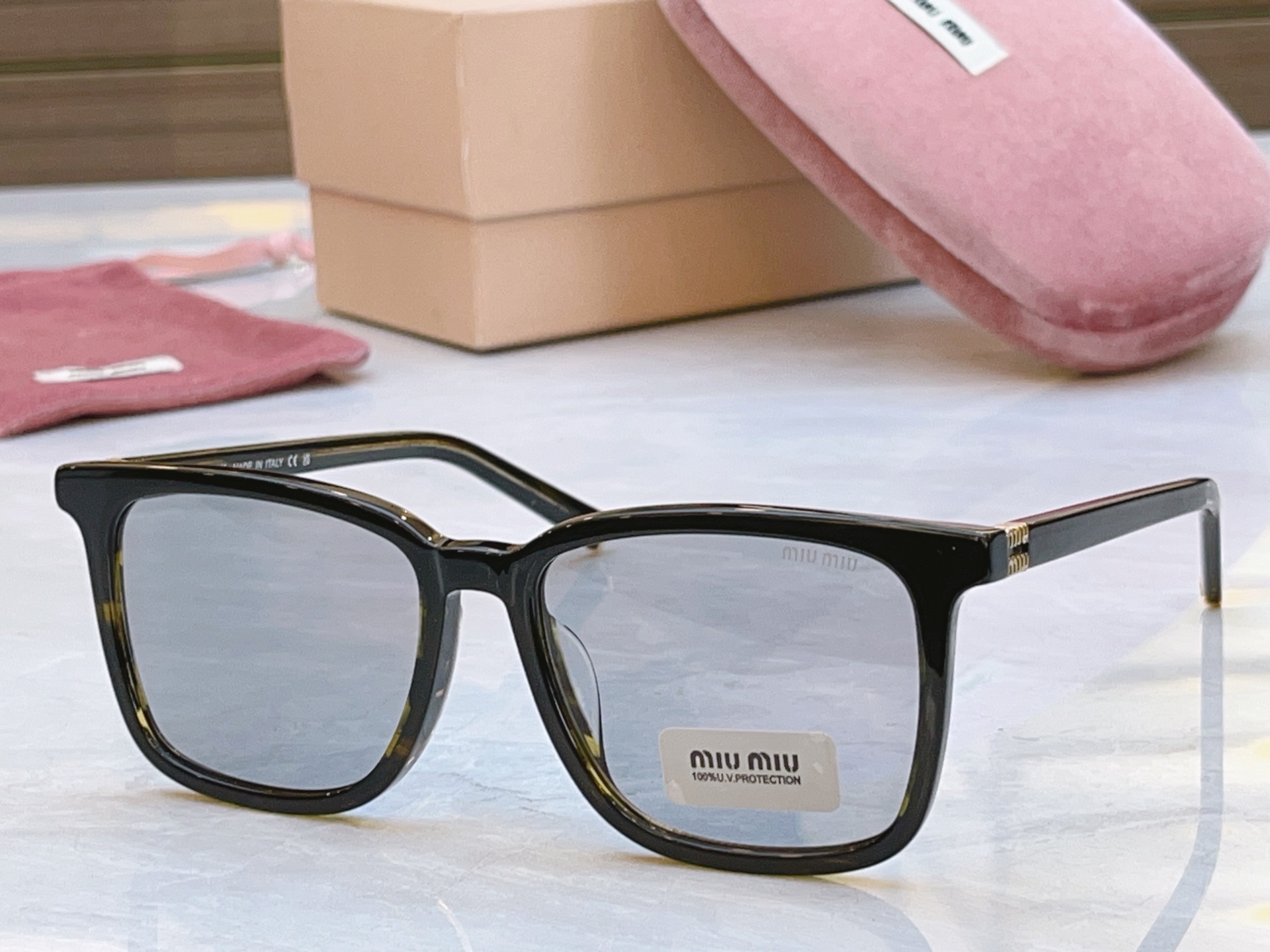 ，【MIUMI*】缪*缪新款太阳镜🕶️，Mod:MU B03S SIZE:53口18-145