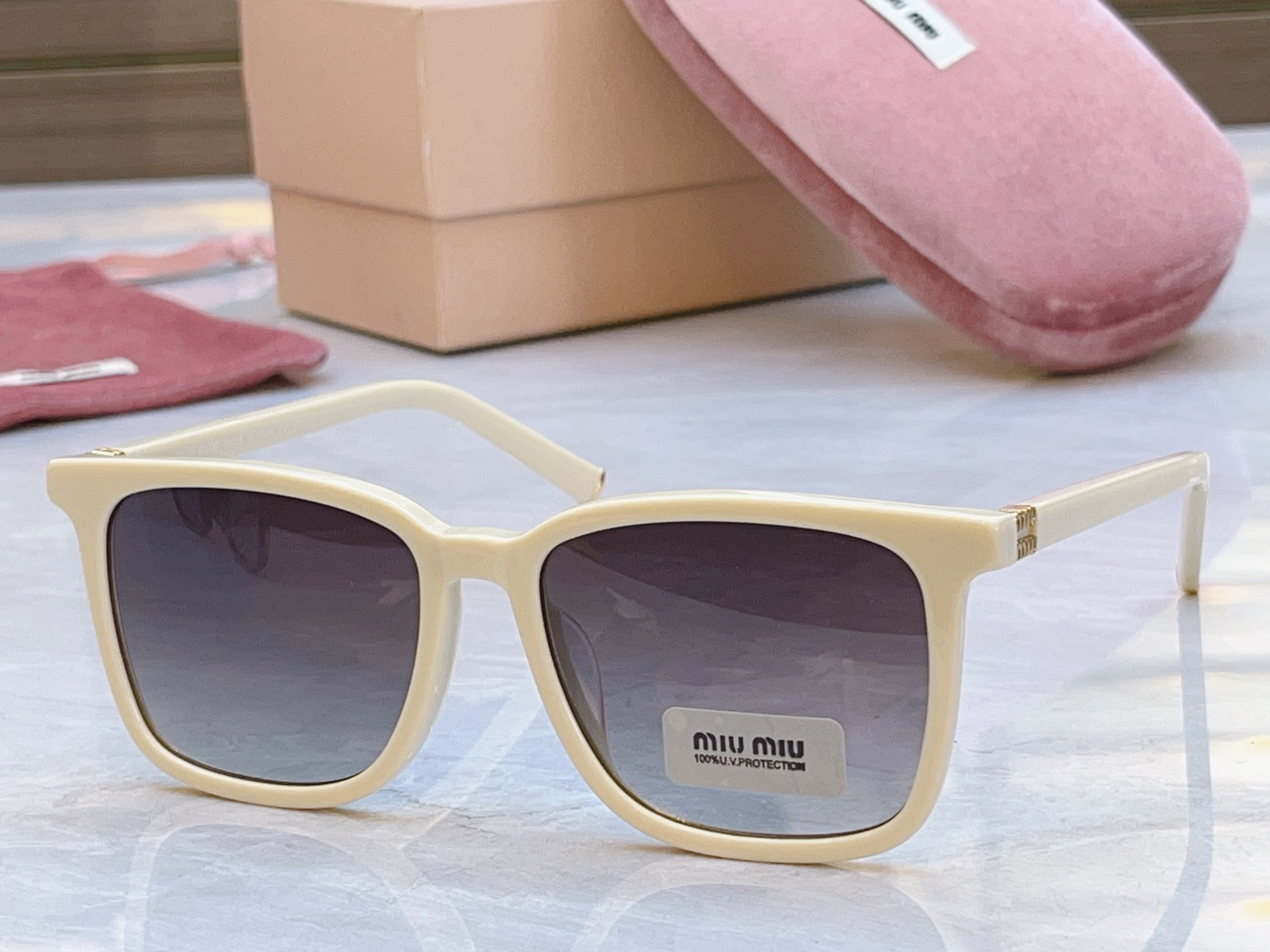 ，【MIUMI*】缪*缪新款太阳镜🕶️，Mod:MU B03S SIZE:53口18-145