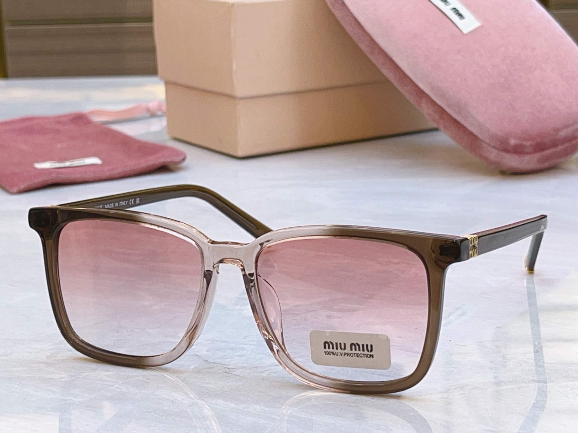 ，【MIUMI*】缪*缪新款太阳镜🕶️，Mod:MU B03S SIZE:53口18-145