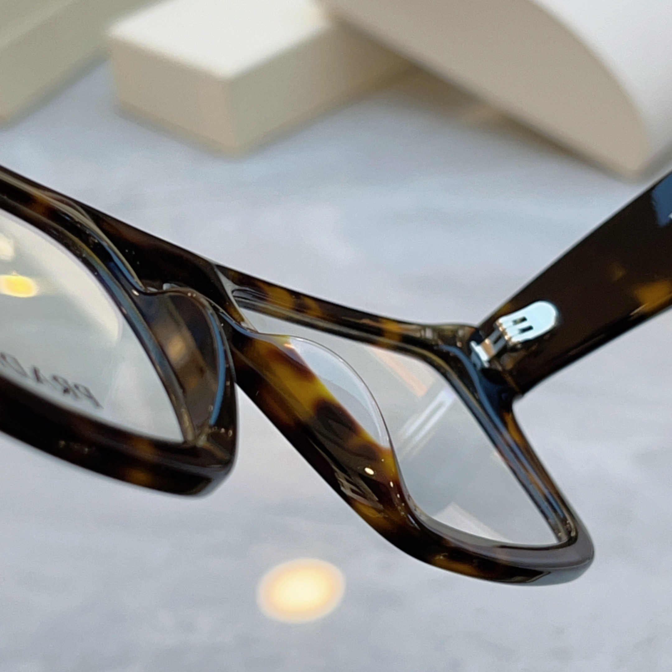 ，【PRAD*】普拉*达新款太阳镜，MODEL：PR C01V，SIZE：52口20-145