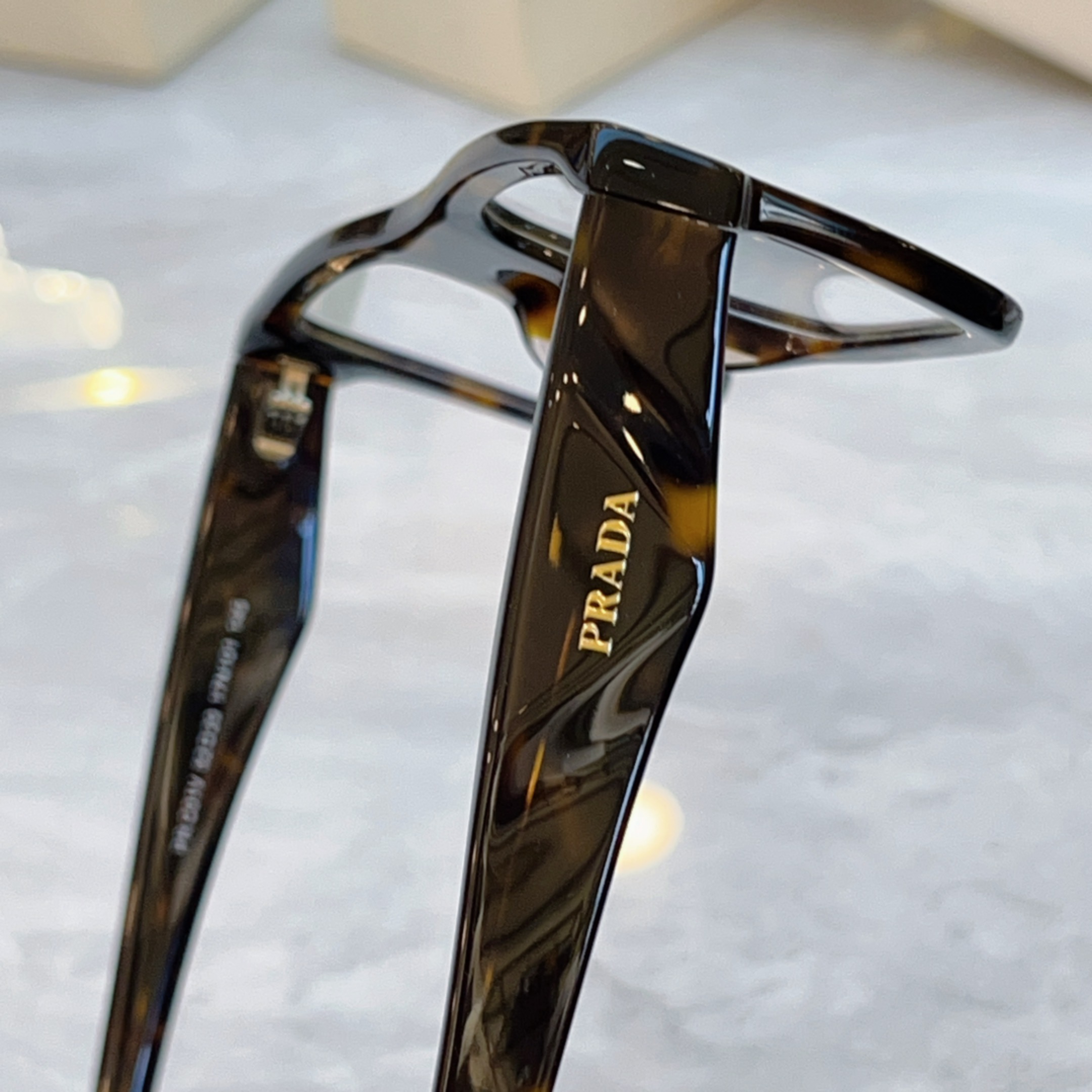 ，【PRAD*】普拉*达新款太阳镜，MODEL：PR C01V，SIZE：52口20-145